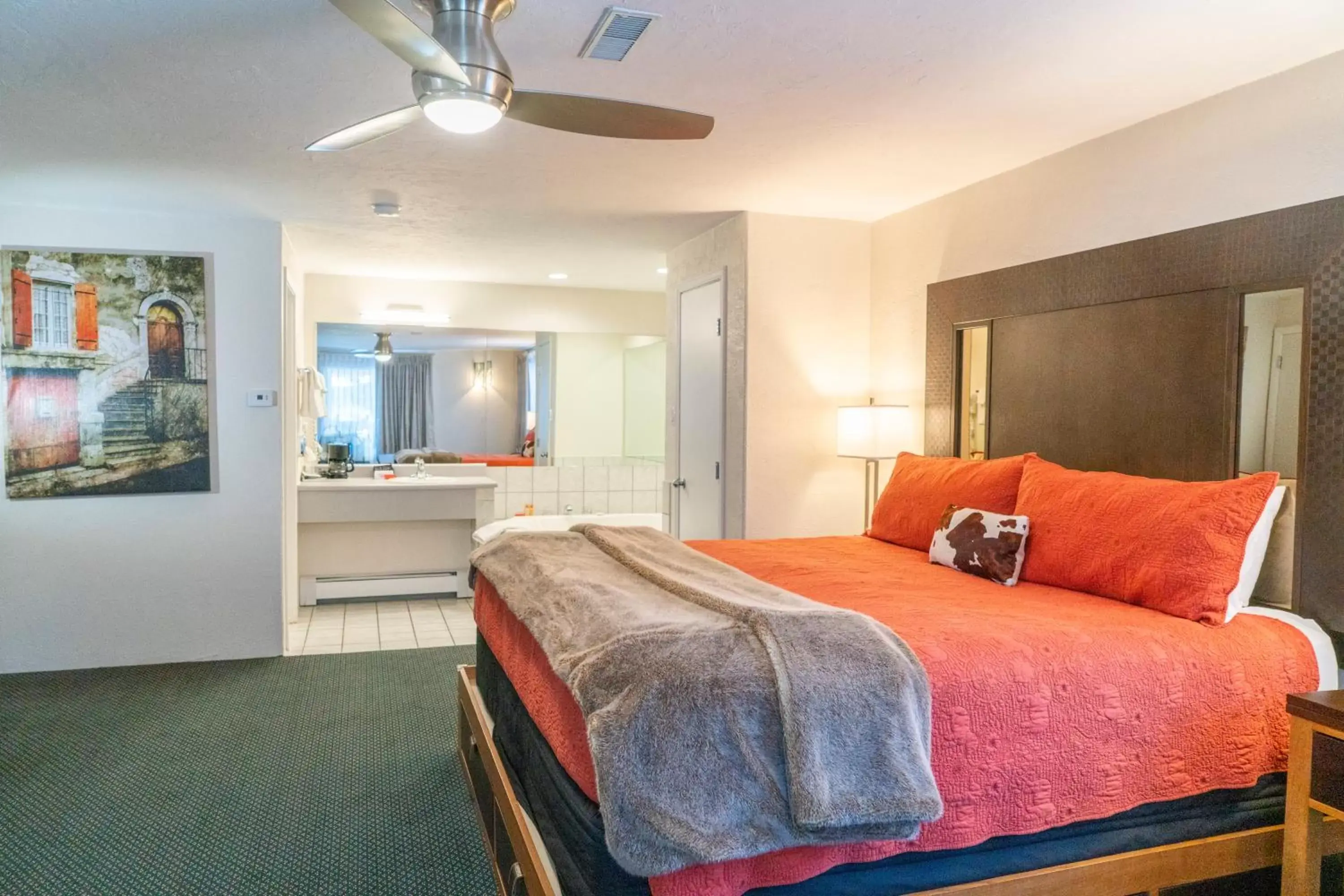 King Suite with Spa Bath in Aspenalt Lodge King Suite with Spa Bath in Aspenalt Lodge