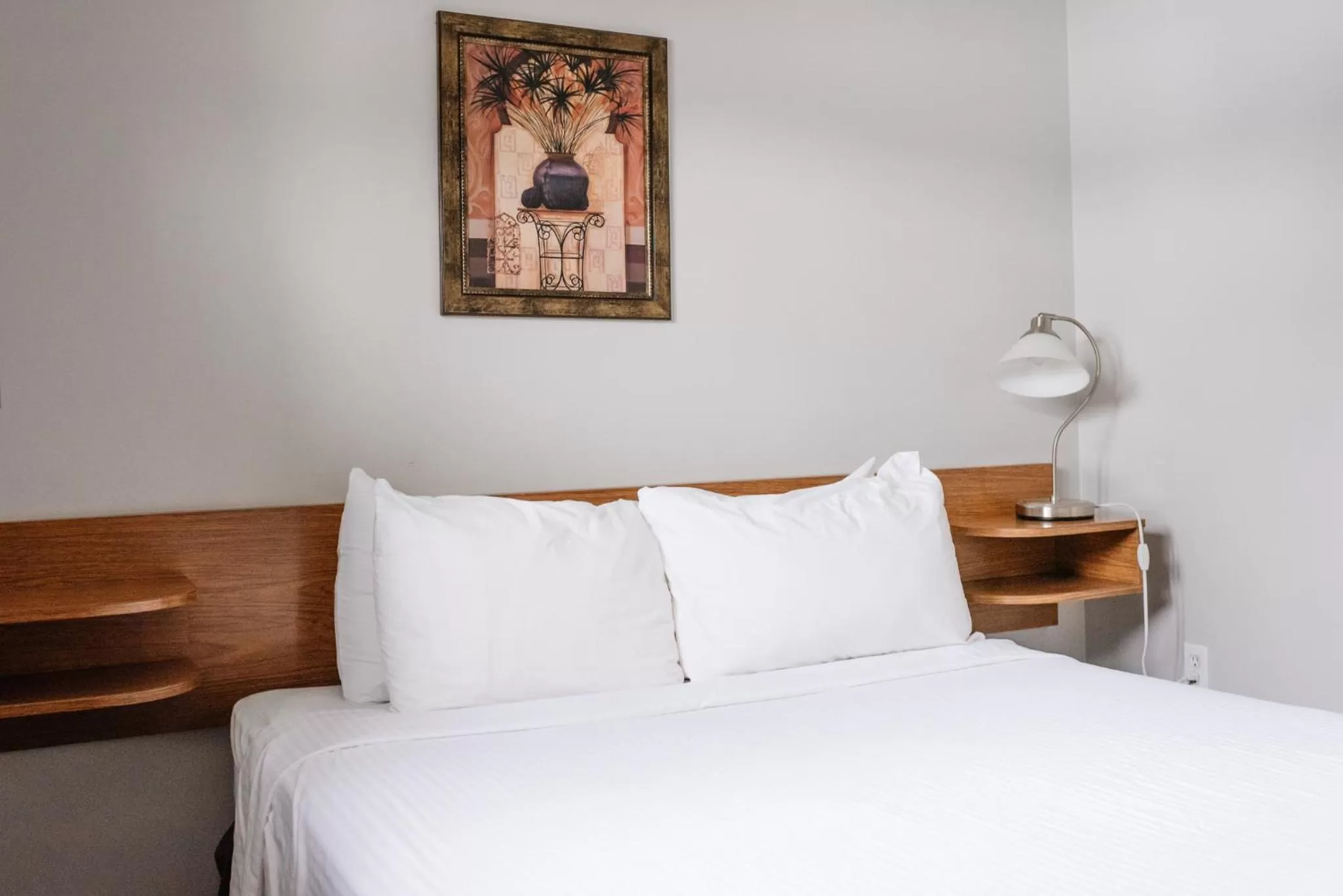 Bedroom, Bed in Paradise Motel