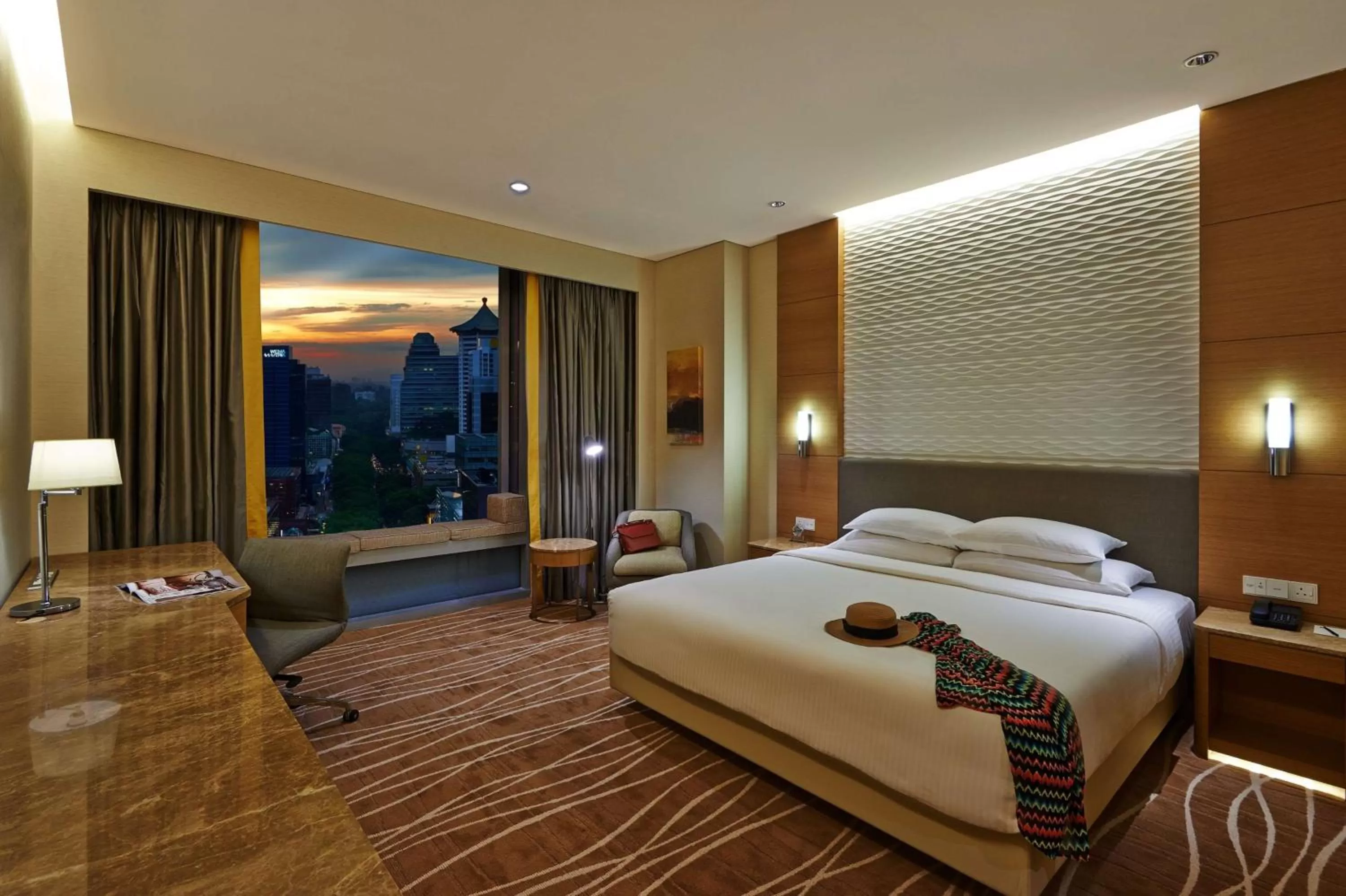 Photo of the whole room, Bed in JEN Singapore Orchardgateway by Shangri-La