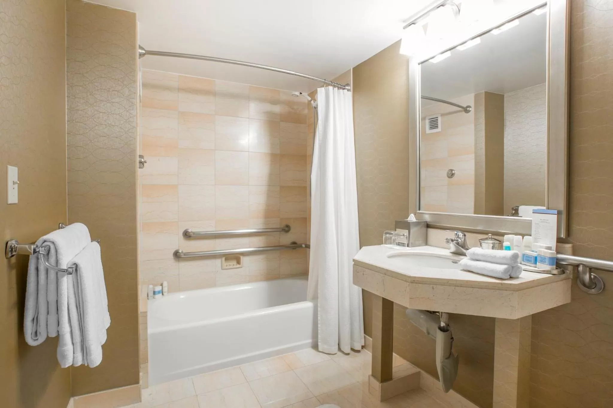 Bathroom in Omni Los Angeles Hotel