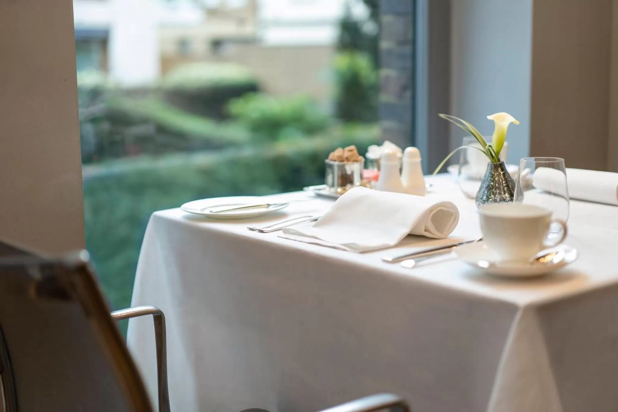 Restaurant/places to eat in COMO The Halkin