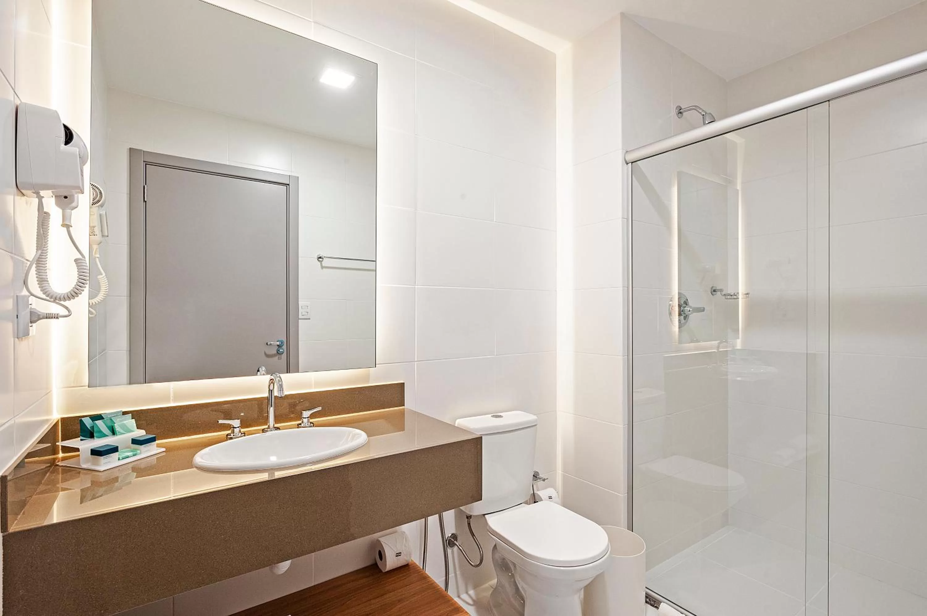 Toilet in Slaviero Curitiba Aeroporto