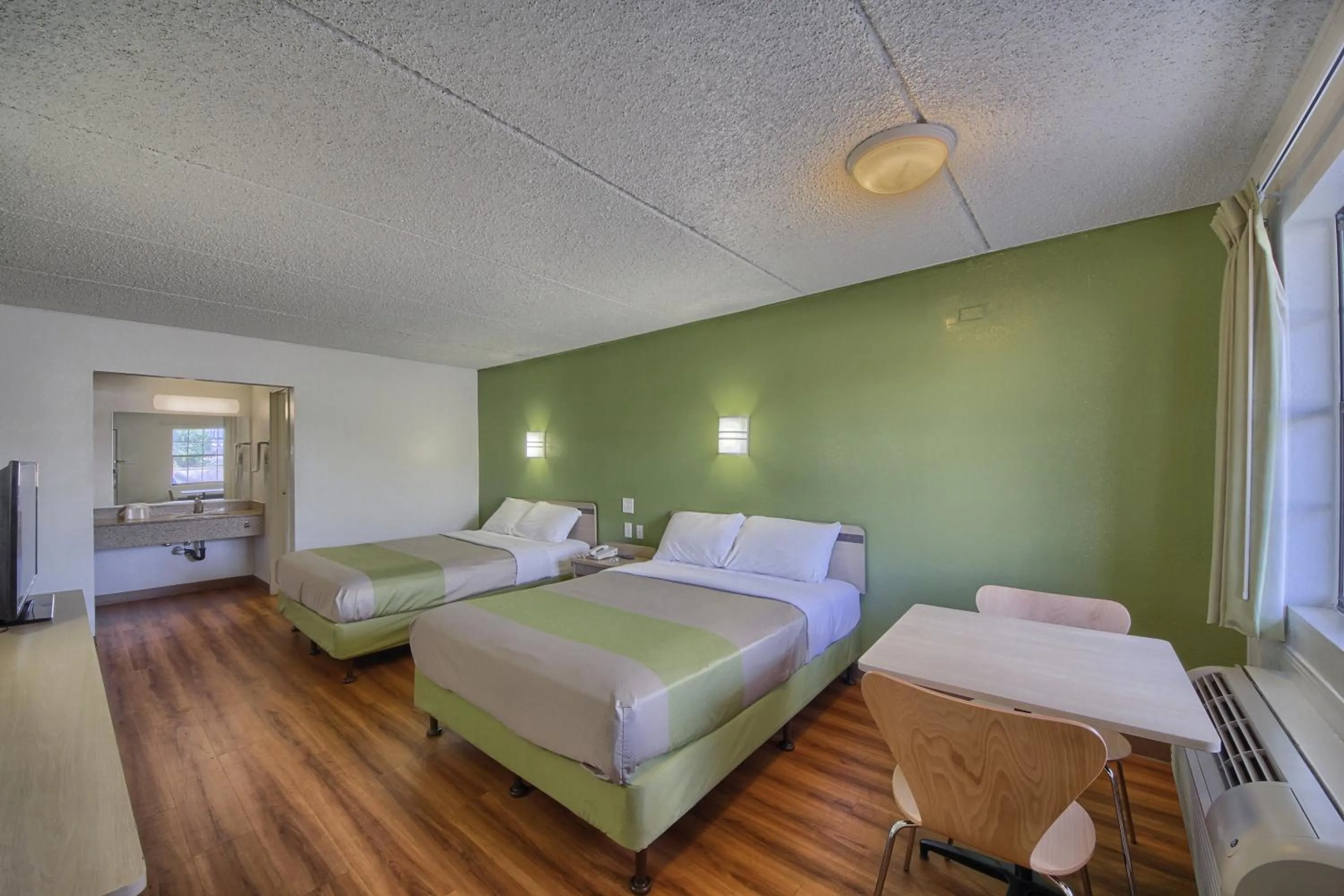 Bedroom, Bed in Motel 6-San Antonio, TX - Northwest Medical Center