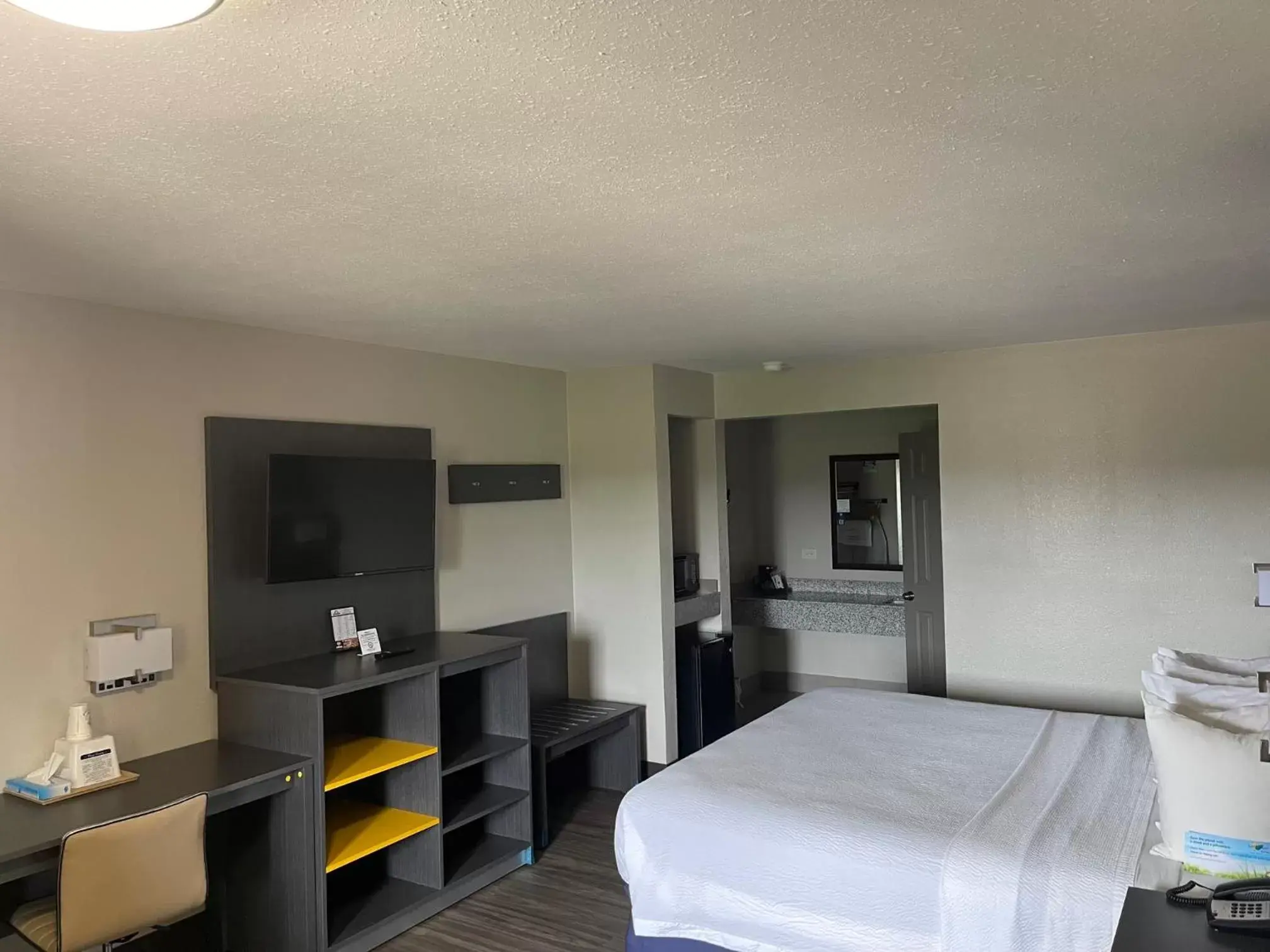 King Room - Non-Smoking in Days Inn by Wyndham Ruston LA King Room - Non-Smoking in Days Inn by Wyndham Ruston LA