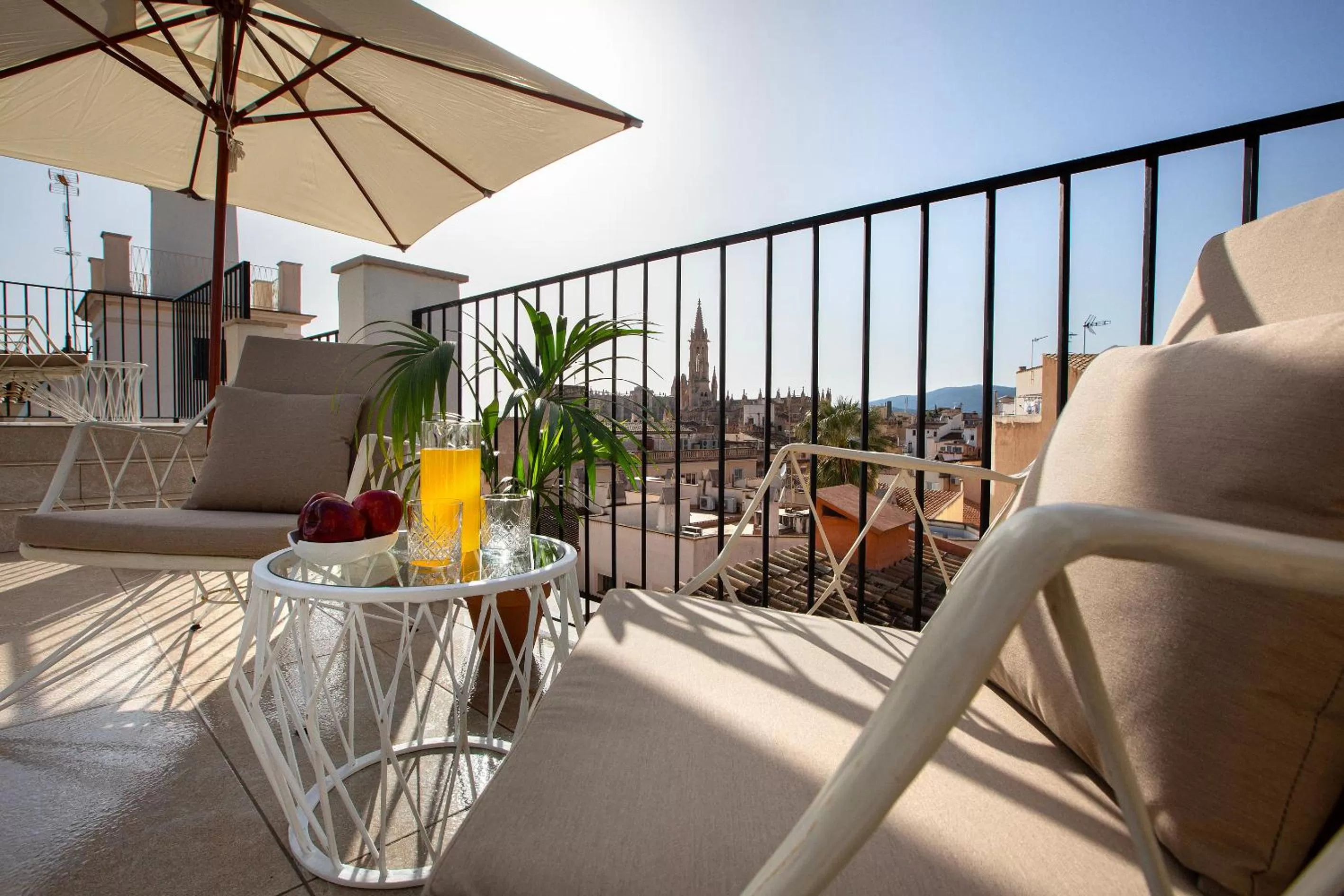 Patio in Samaritana Suites