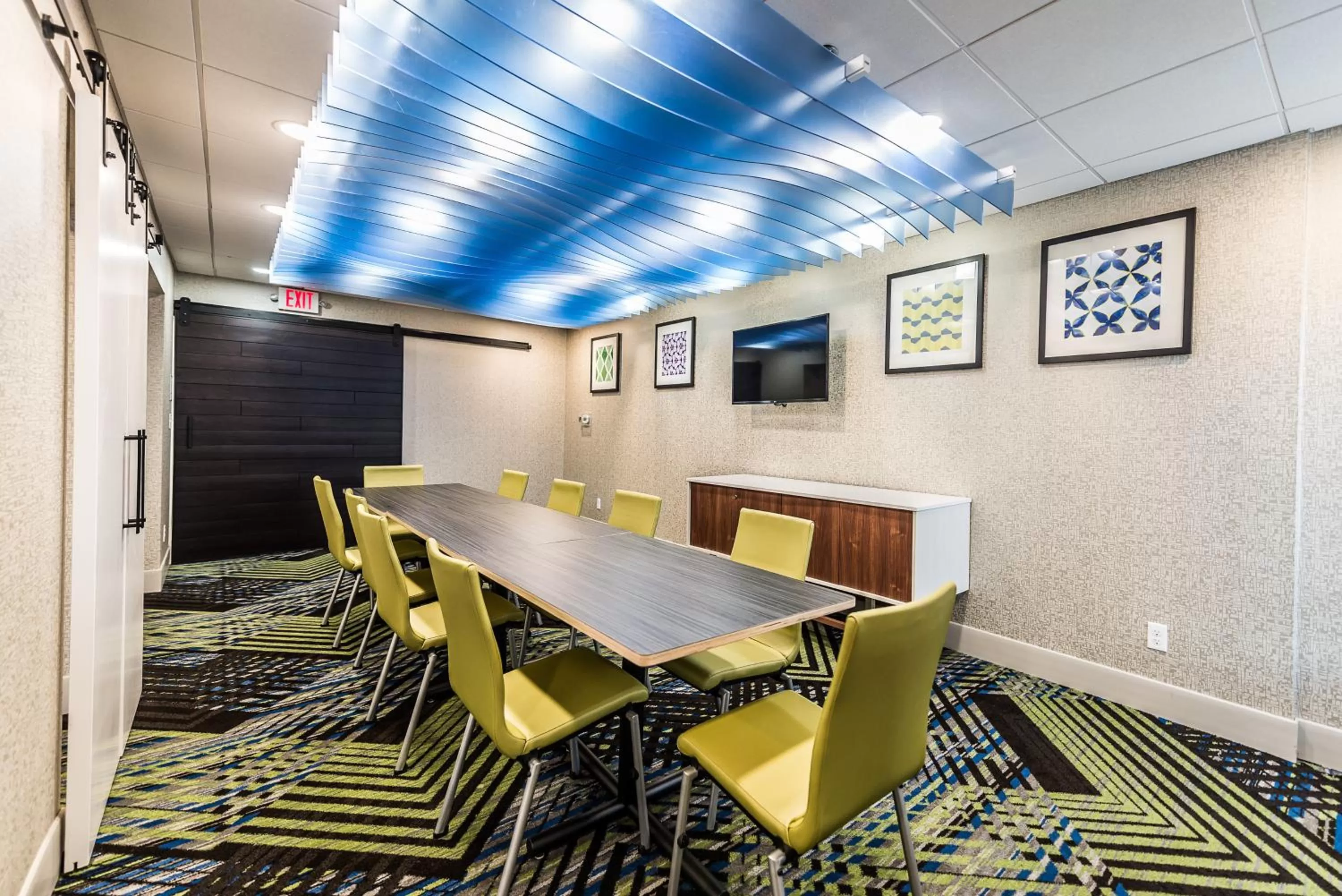 Meeting/conference room in Holiday Inn Express Flint-Campus Area by IHG