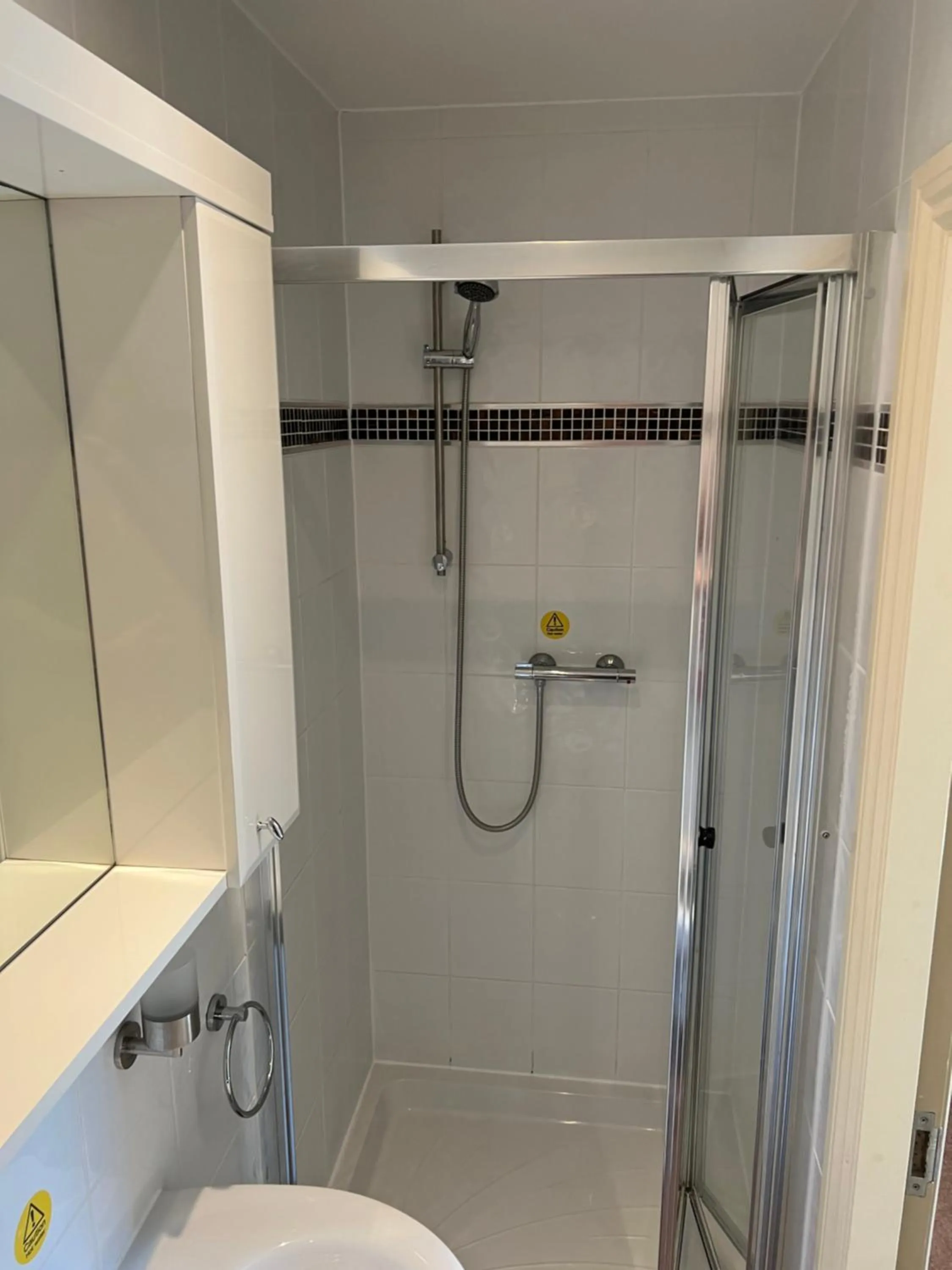 Shower in Southport Metro Hotel