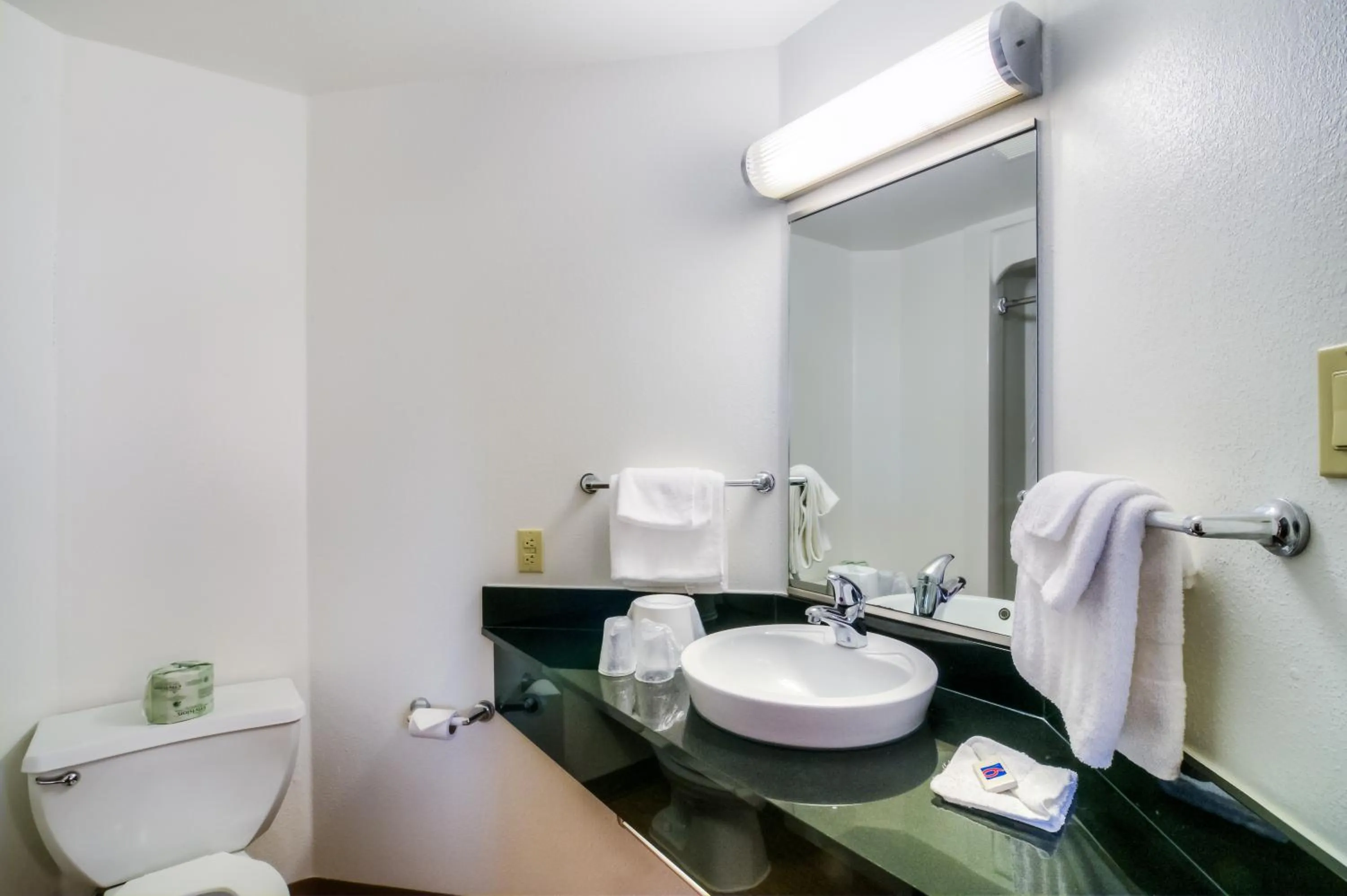 Bathroom in Motel 6-Joliet, IL - Chicago - I-55