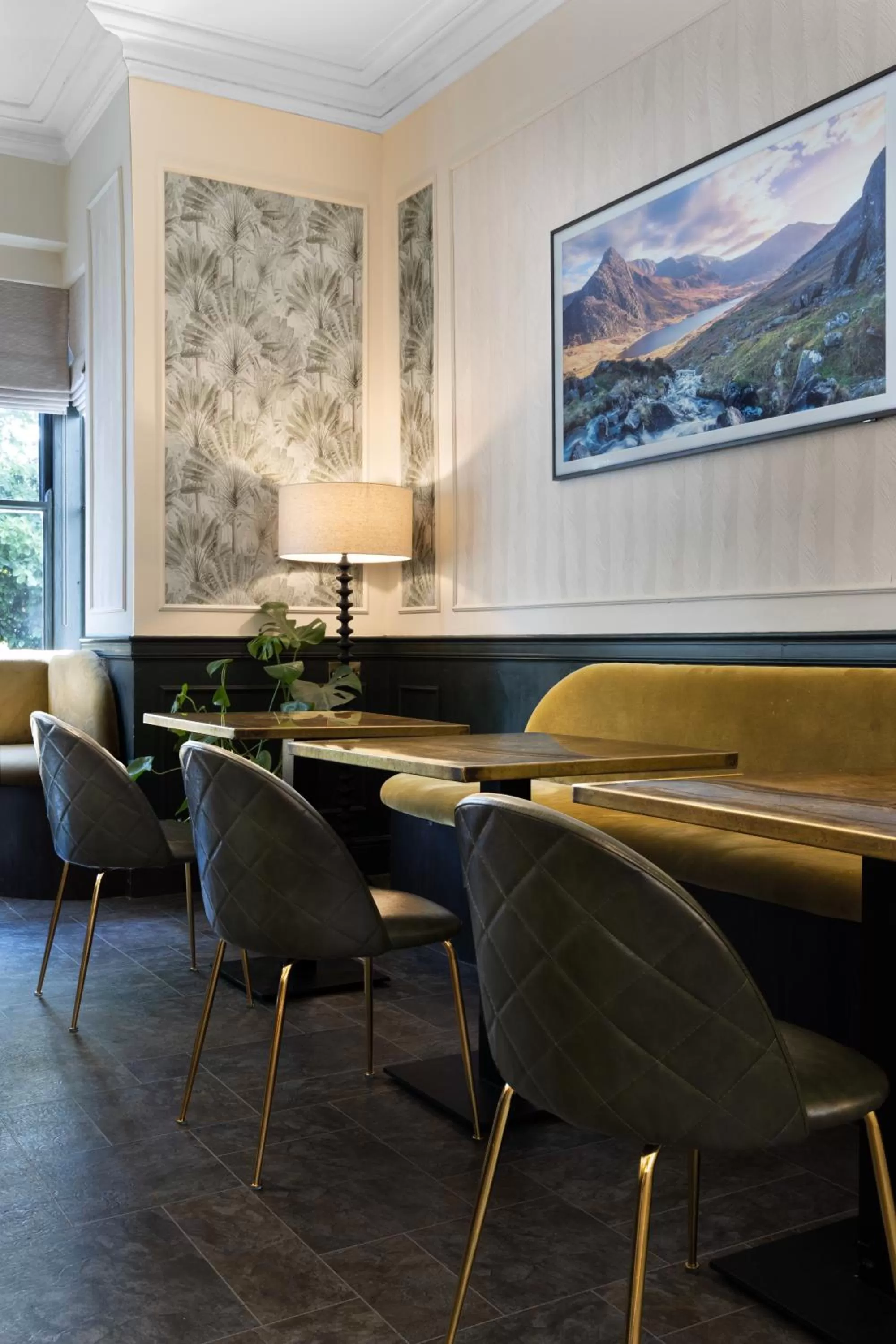 Restaurant/places to eat in Gwydyr Hotel