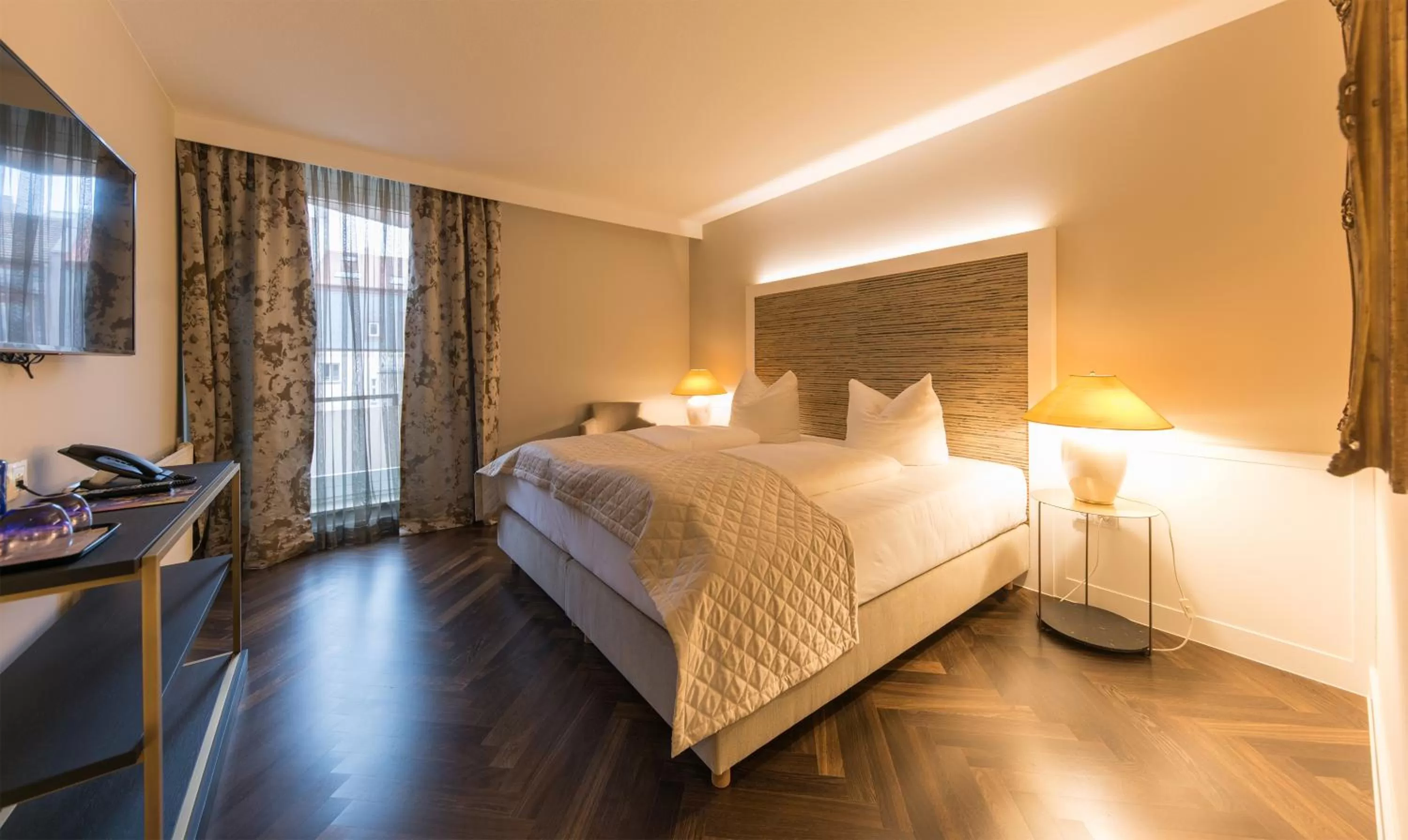 Bed in Hotel Bayerischer Hof