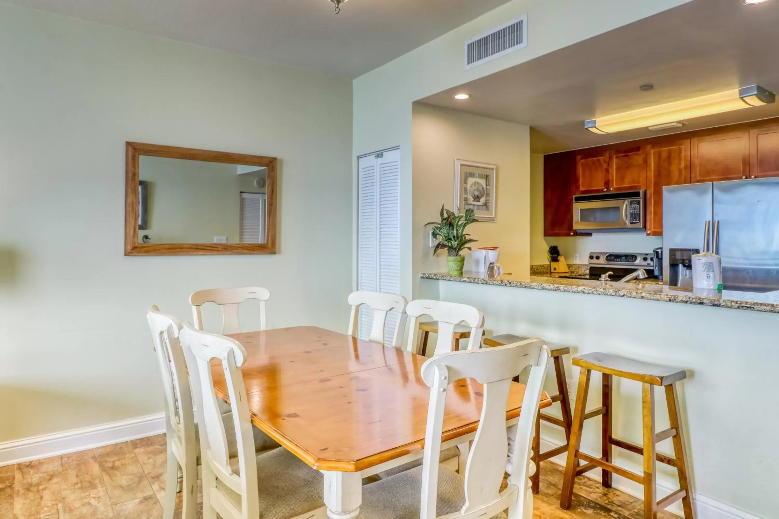 Apartment with Pool View in Aqua 1604 Apartment with Pool View in Aqua 1604