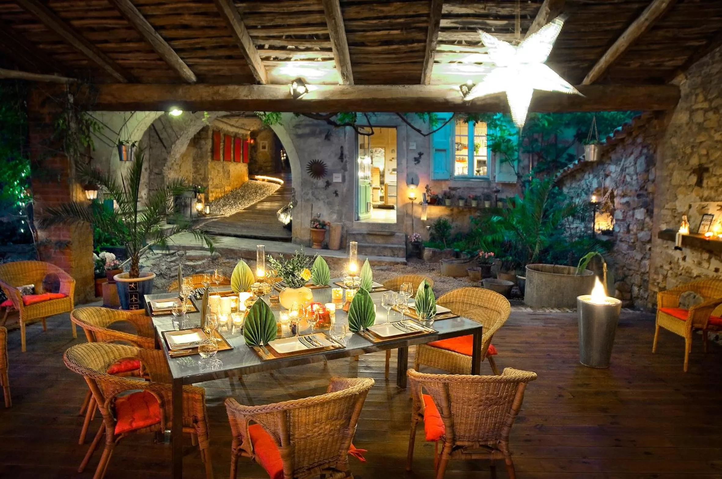 Patio, Restaurant/Places to Eat in La Vieille Maison - Halte Gourmande