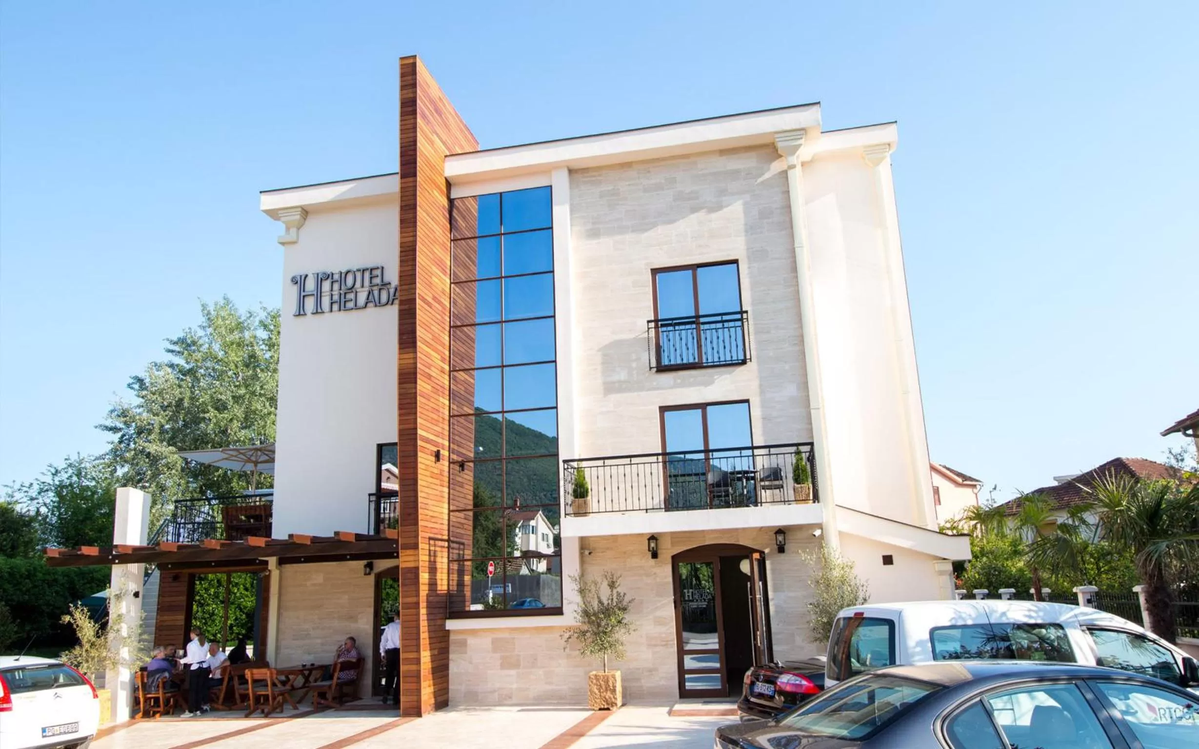 Facade/entrance in Hotel Helada