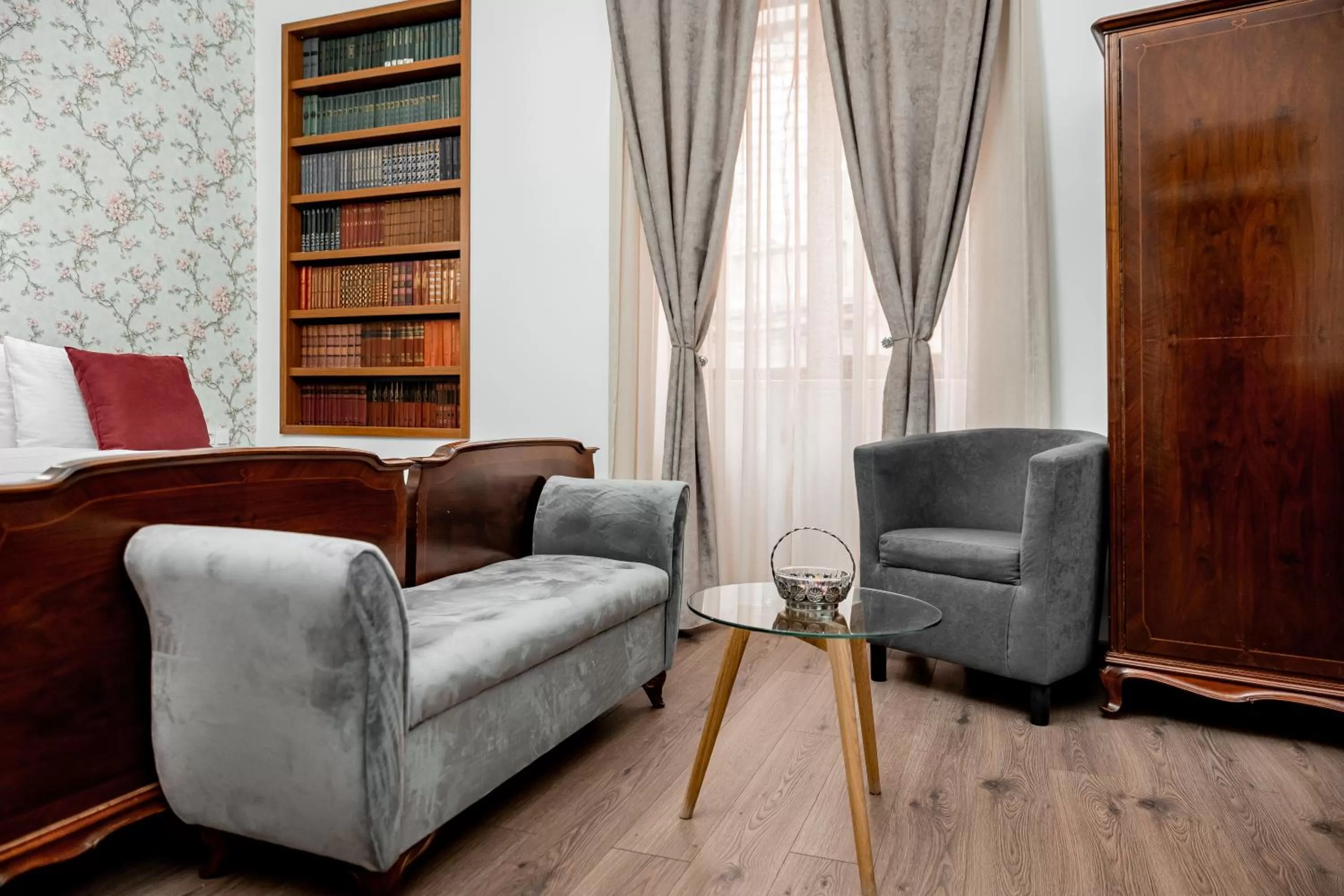 Seating area in VovaDoma