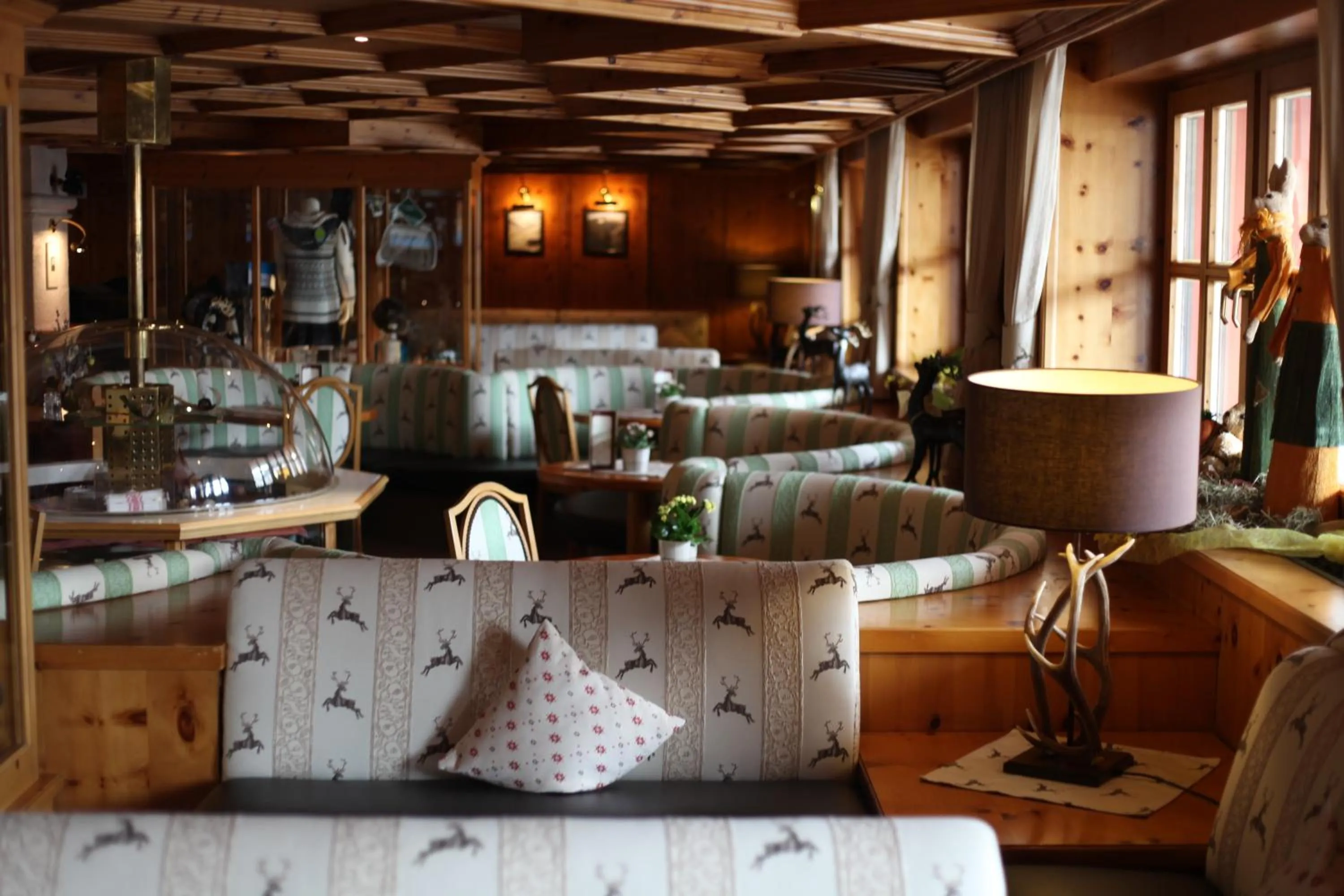 Lounge or bar in JUFA Alpenhotel Saalbach