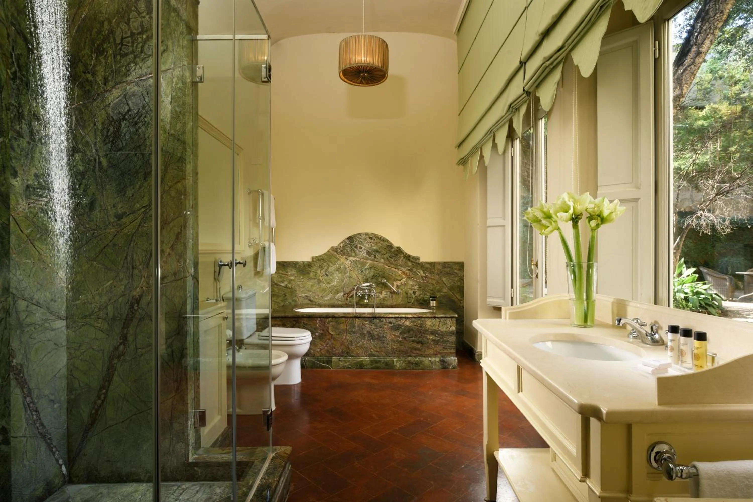 Bathroom in Al Palazzo del Marchese di Camugliano Residenza d'Epoca