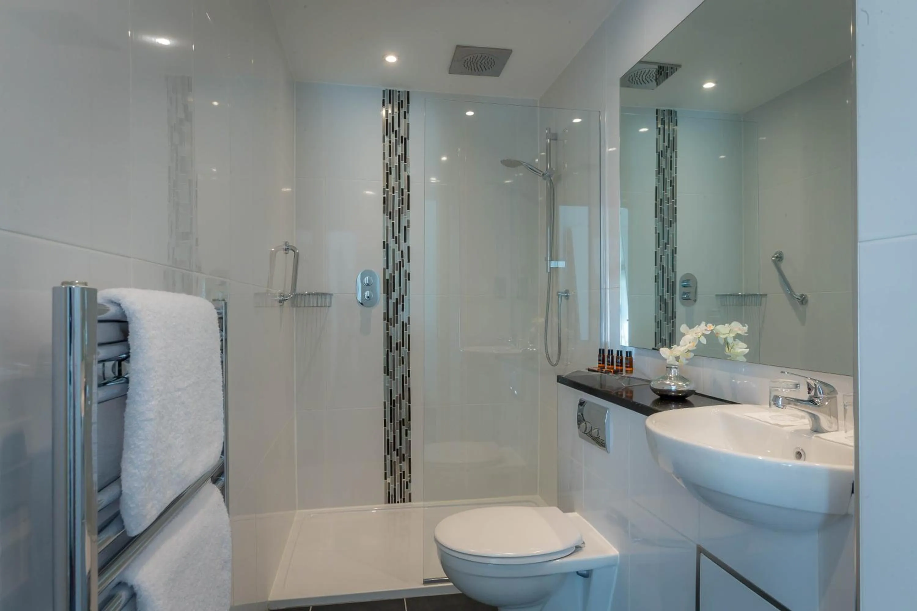 Bathroom in The Fleet