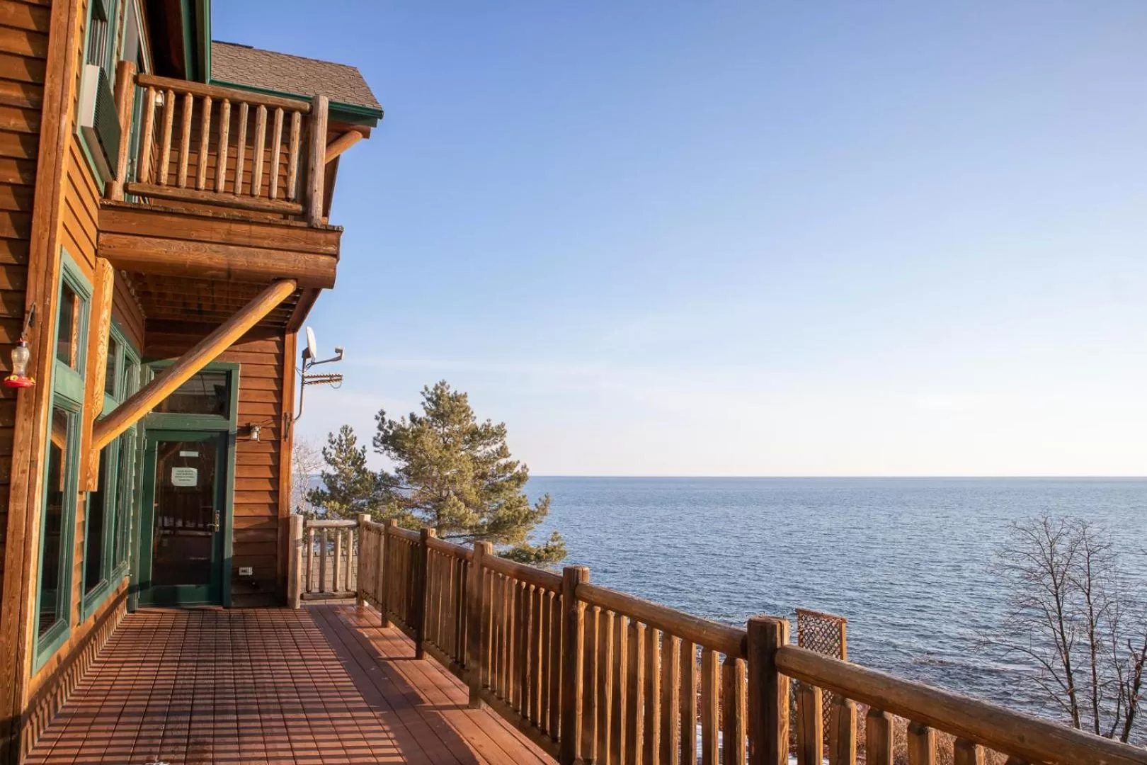 Restaurant/places to eat in Grand Superior Lodge