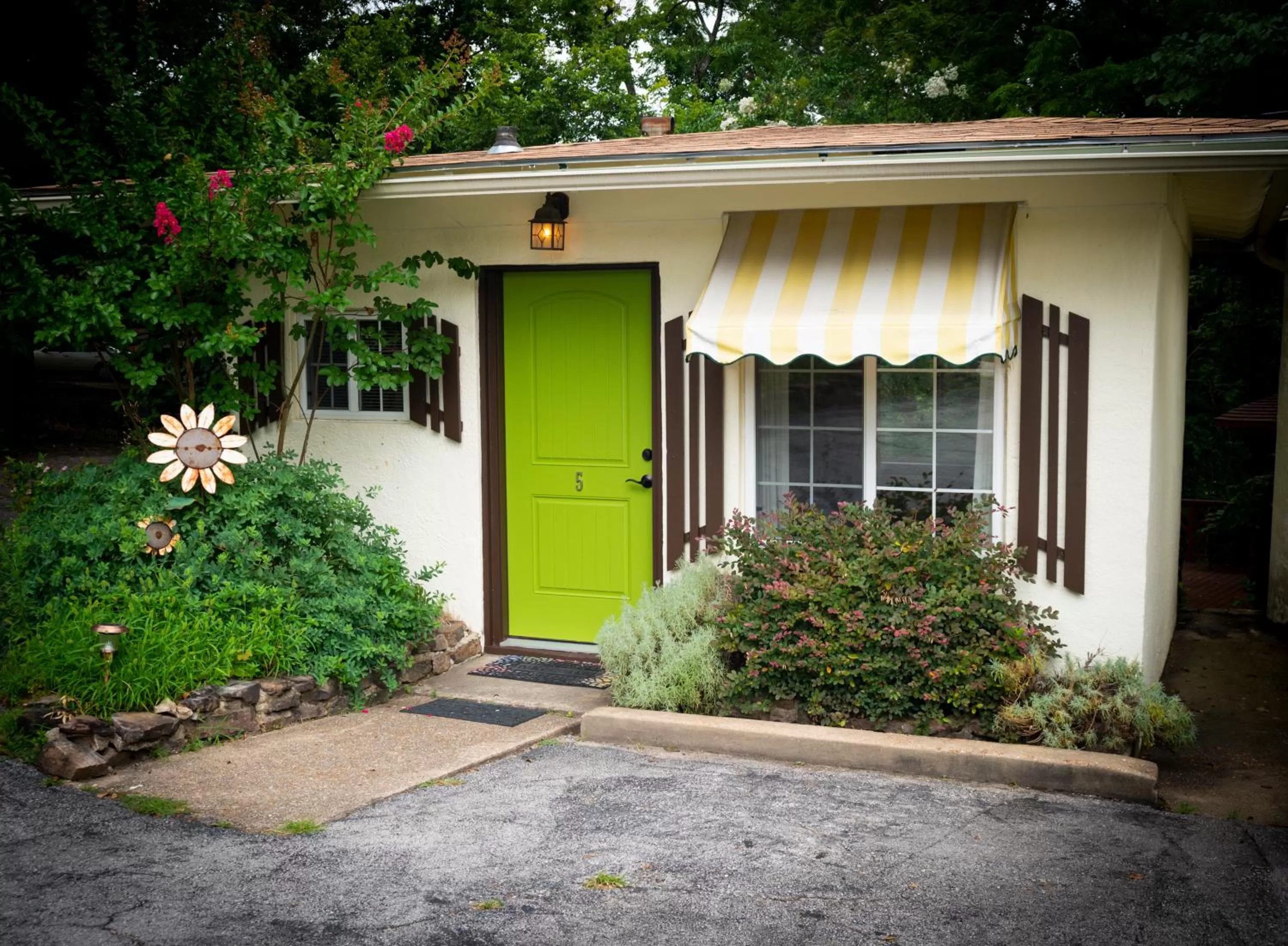 Sherwood Court Cottages