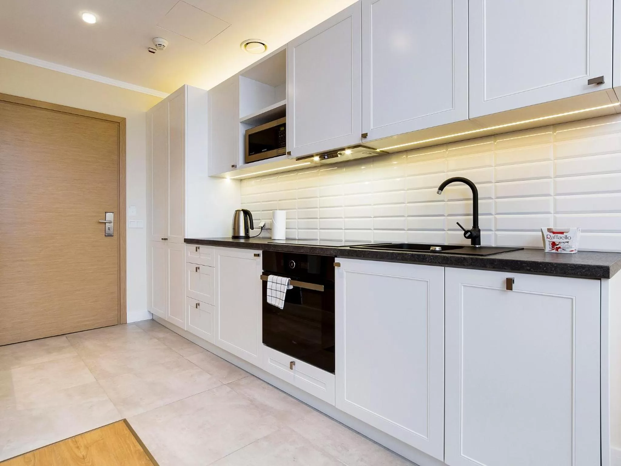 Kitchen or kitchenette in Riverside Aparthotel Cracow