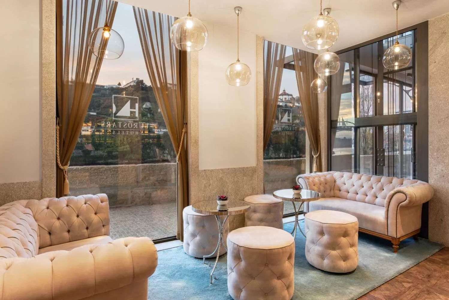 Lounge or bar in Eurostars Porto Douro