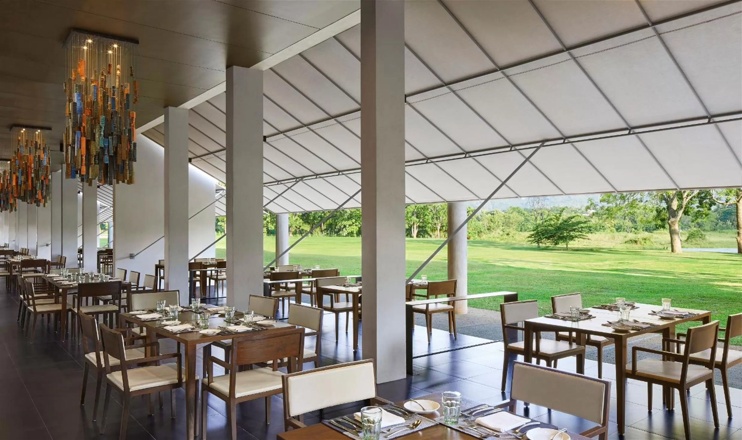 Restaurant/places to eat in Jetwing Lake