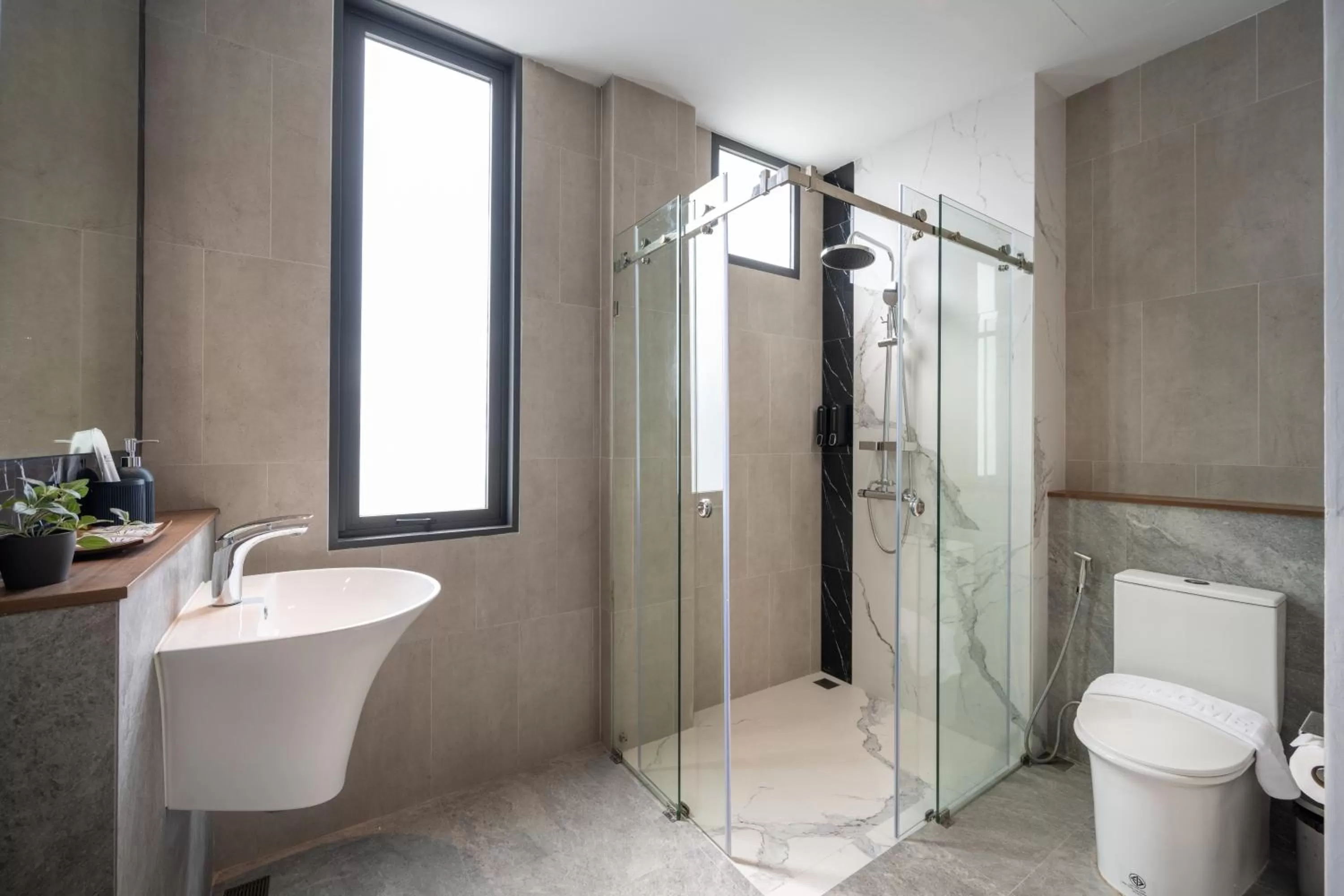 Shower in SHAN Villas Sukhumvit