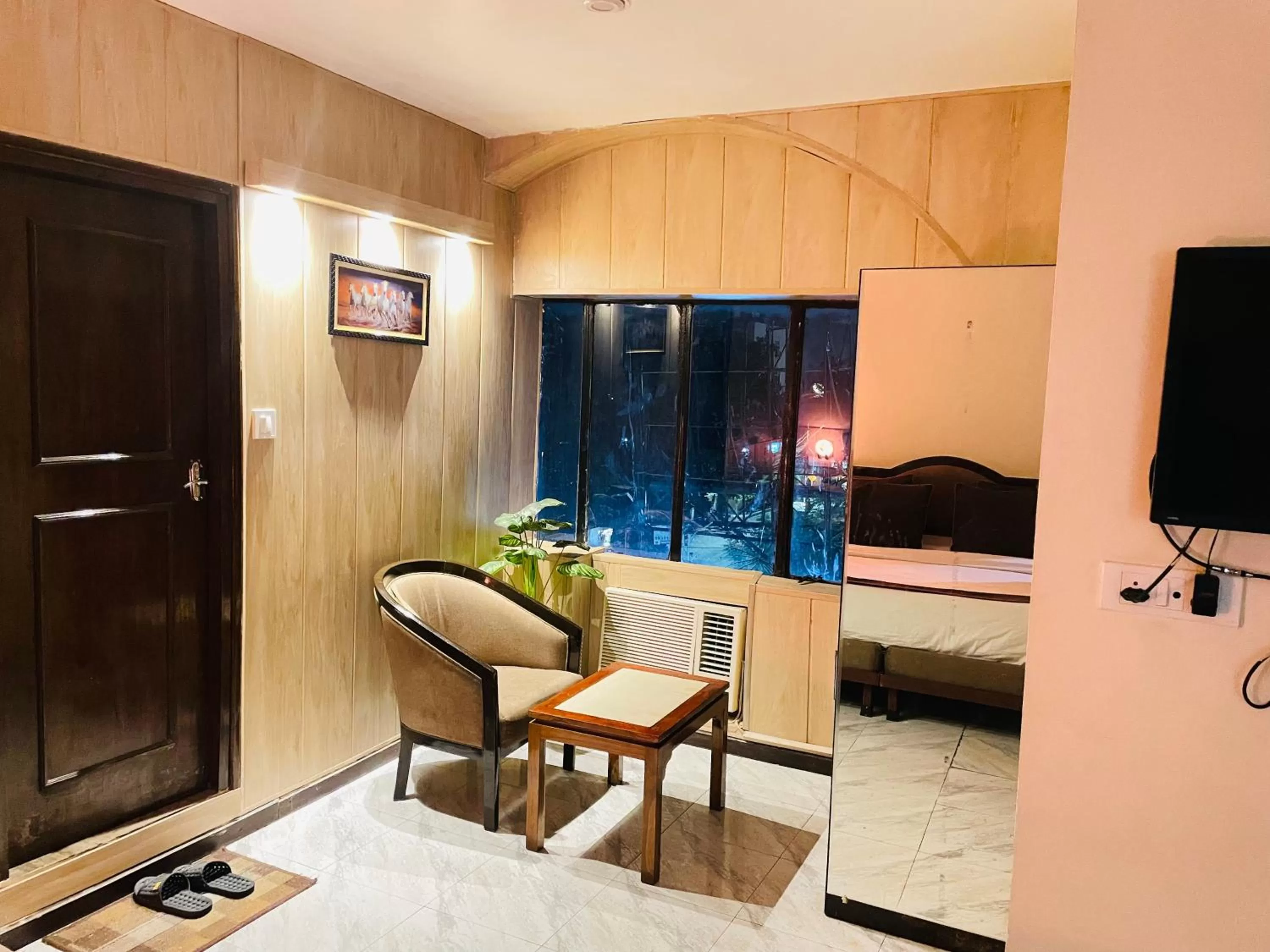 THE ROYAL PRESIDENCY INN