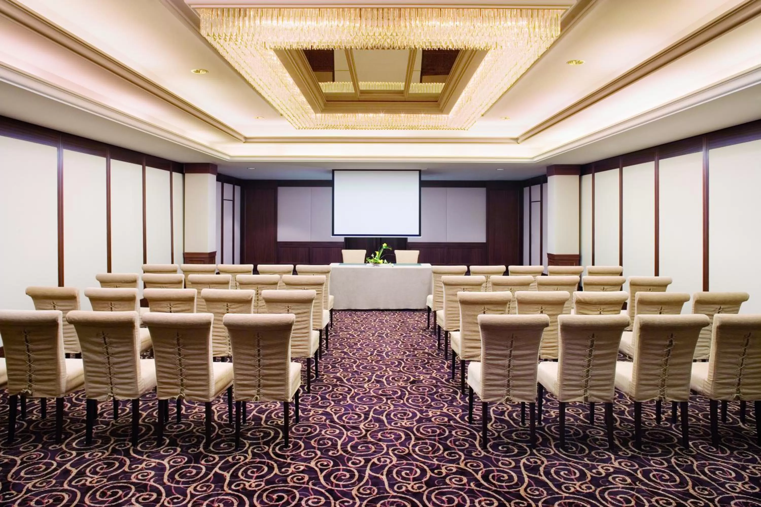 Business facilities in Mövenpick Hotel Geneva