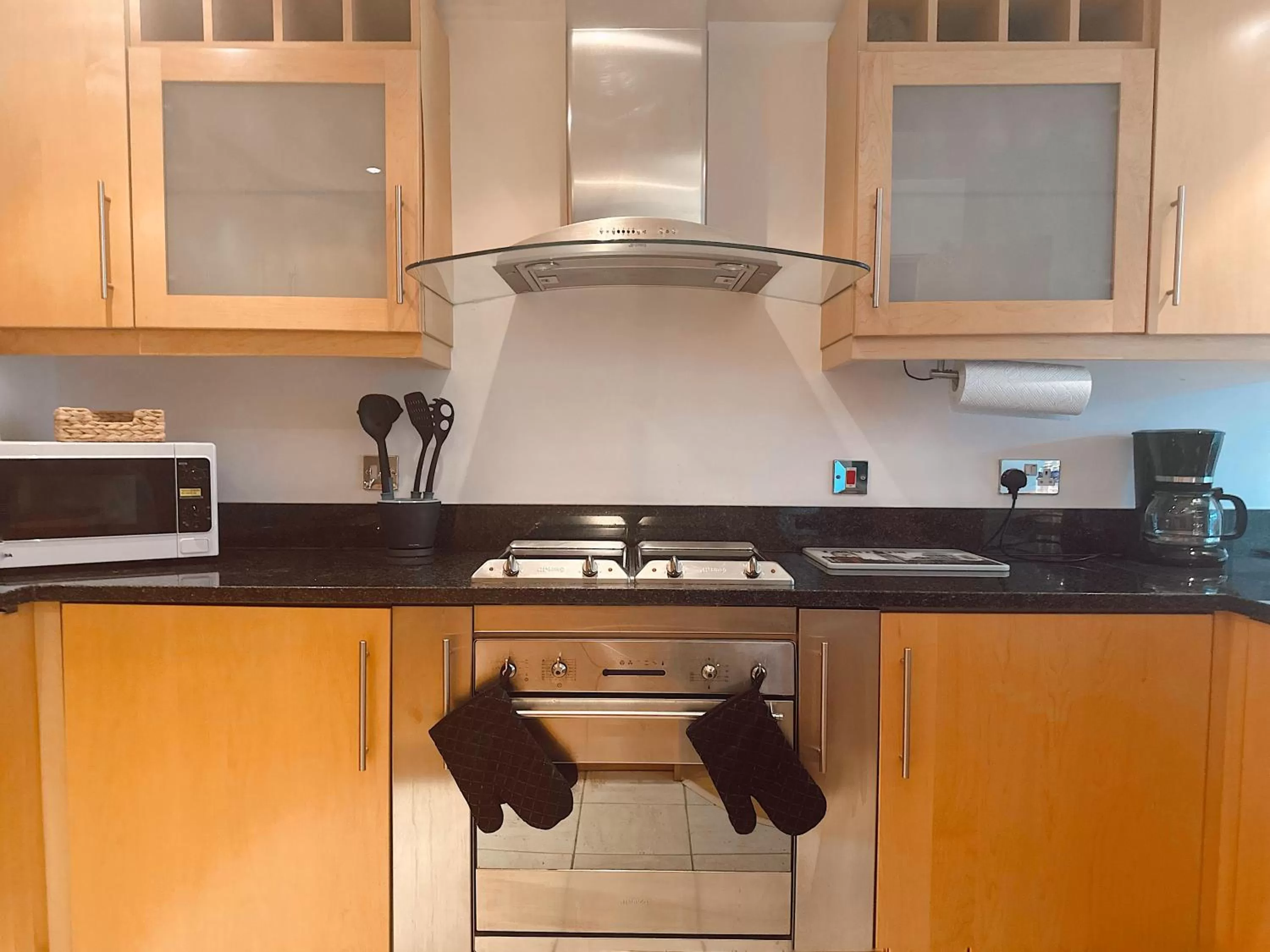 Kitchen or kitchenette in Canary Wharf - Luxury Apartments
