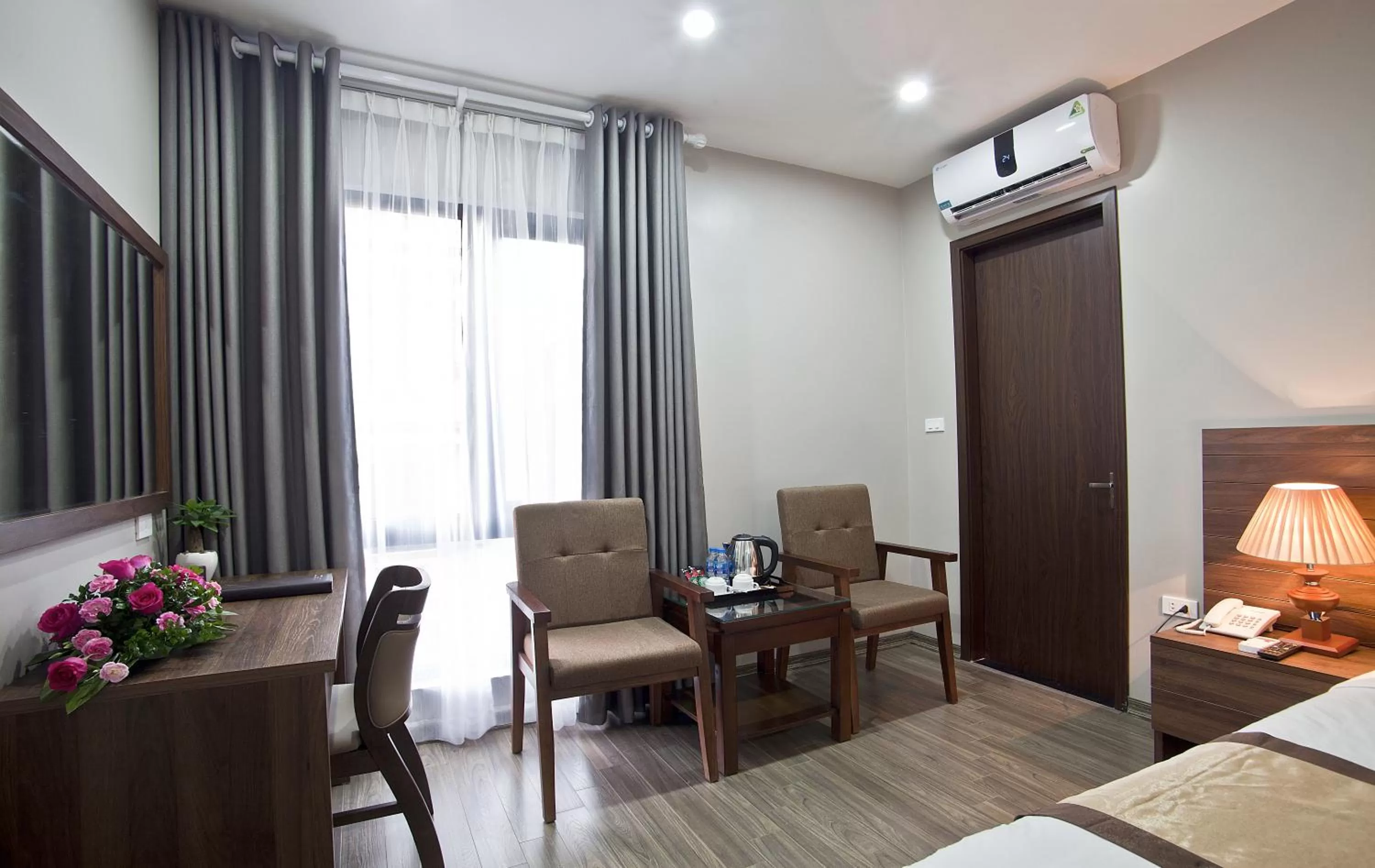 Living room, Bed in Victor Hanoi Hotel