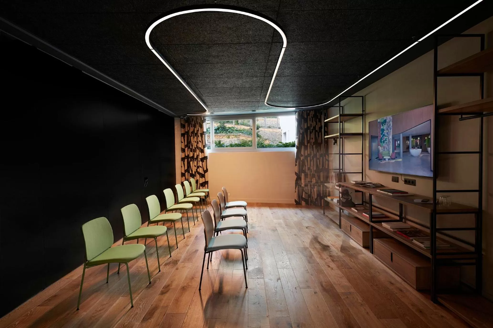 Meeting/conference room in Drawing House