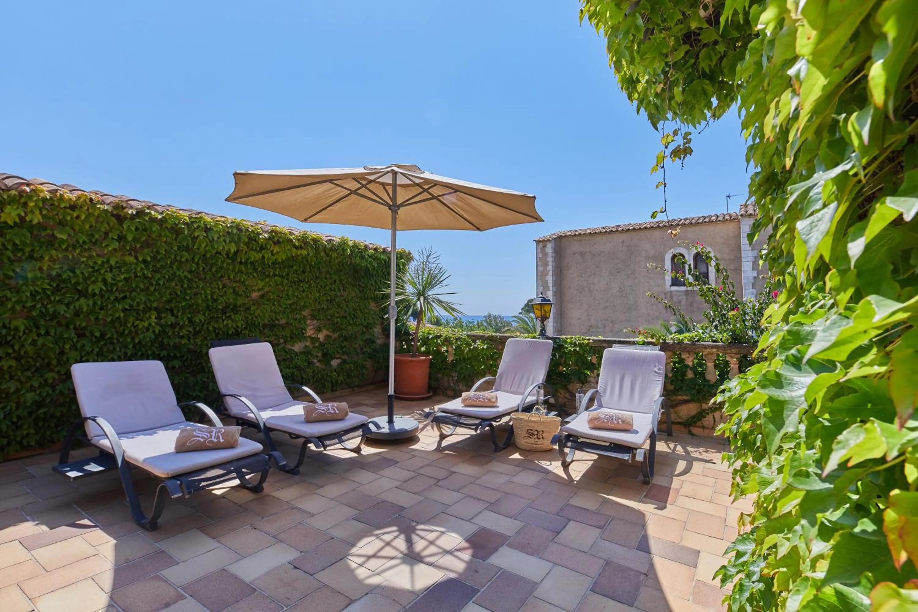 Spring in Petit Hotel Ses Rotges - Only Adults