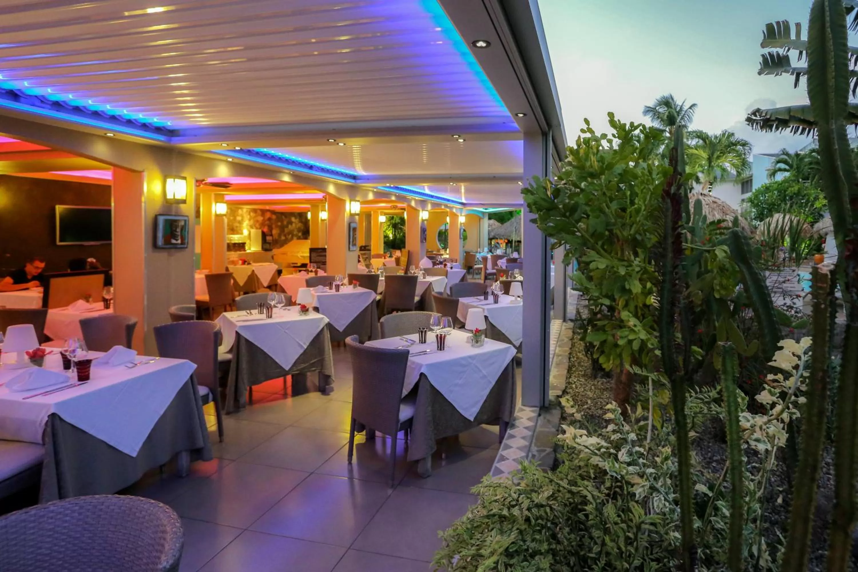 Restaurant/places to eat in La Pagerie - Tropical Garden Hotel