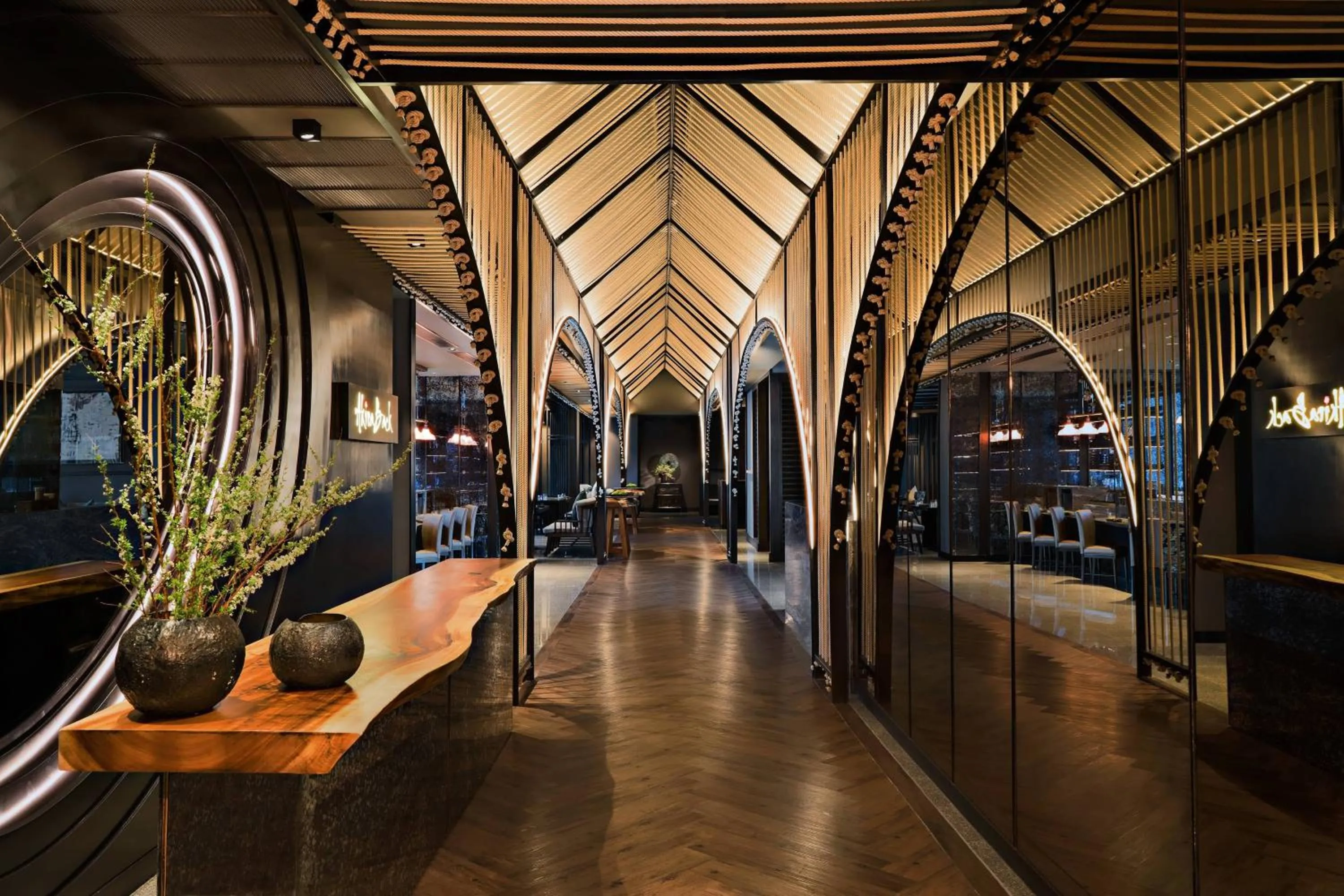 Restaurant/places to eat in Bangkok Marriott Marquis Queens Park