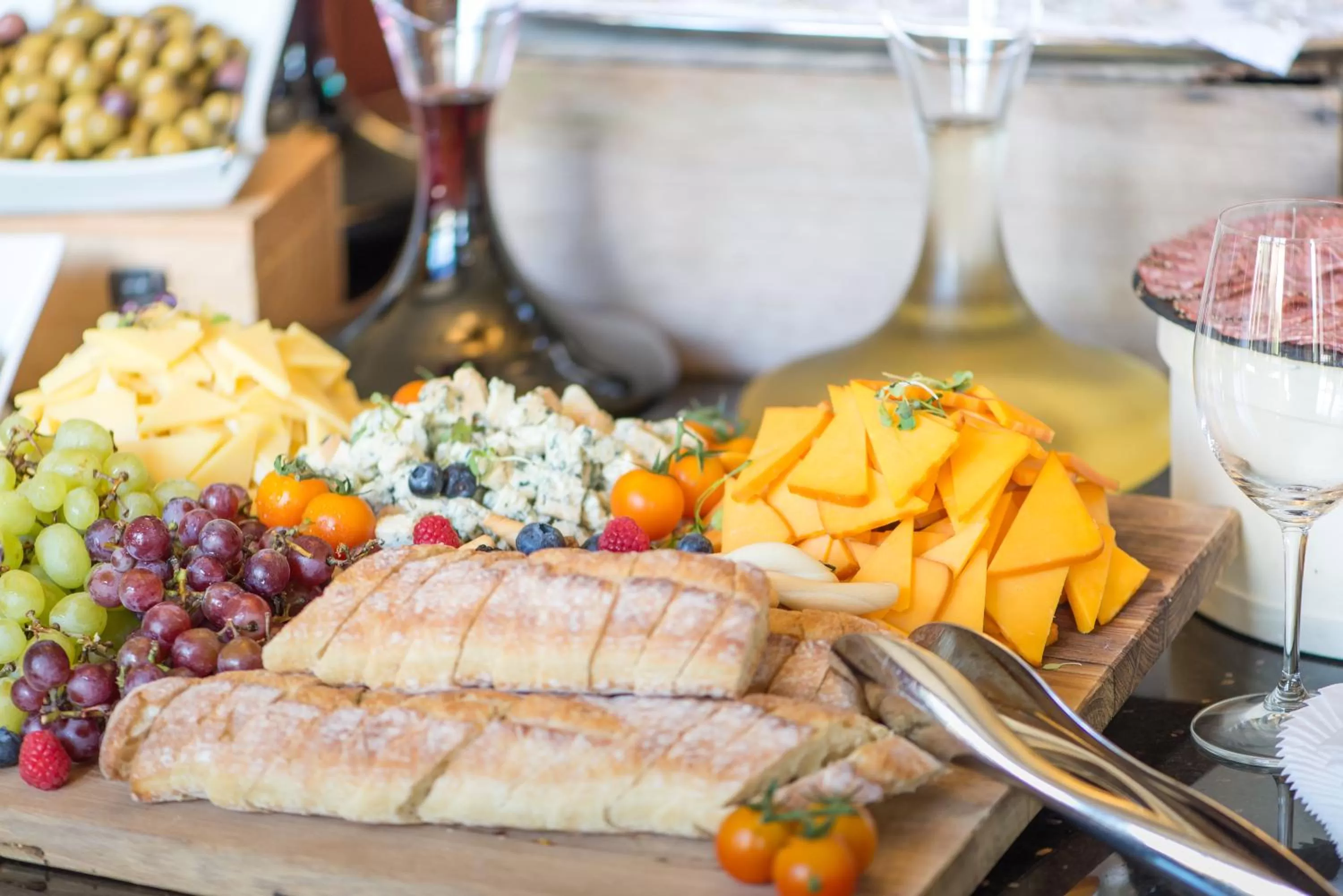 Restaurant/places to eat in French Quarter Inn