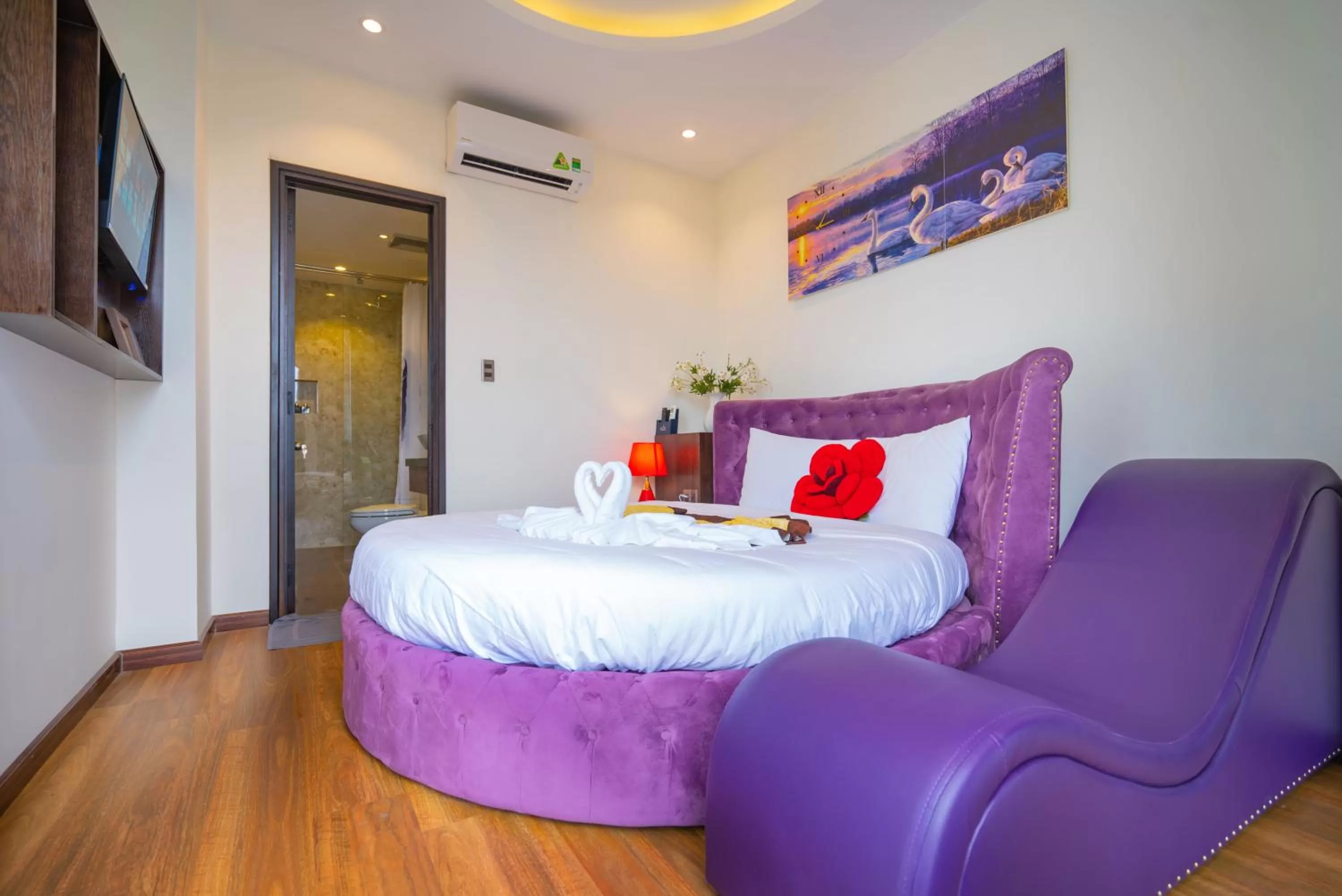 Bed in Hoang Trinh Hotel