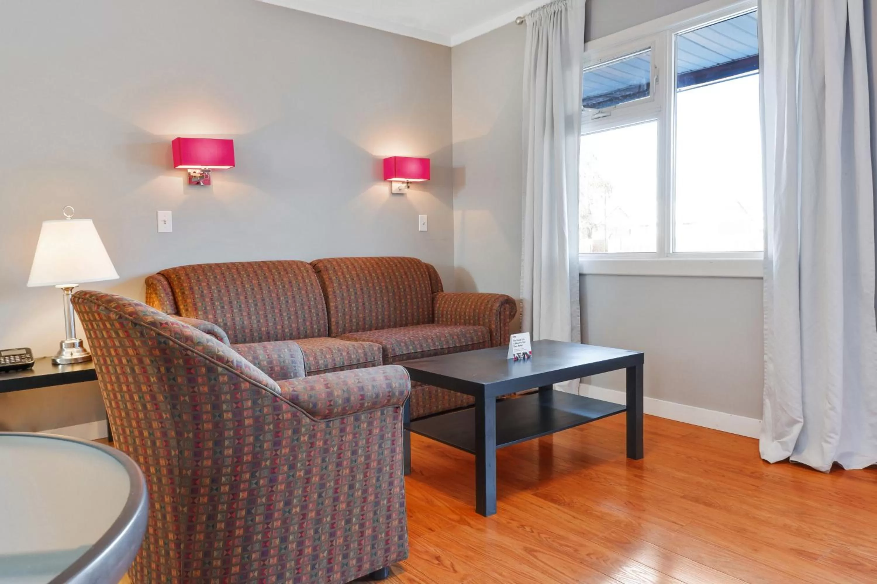 Seating area in Hotel Bethel - Fort MacLeod, AB