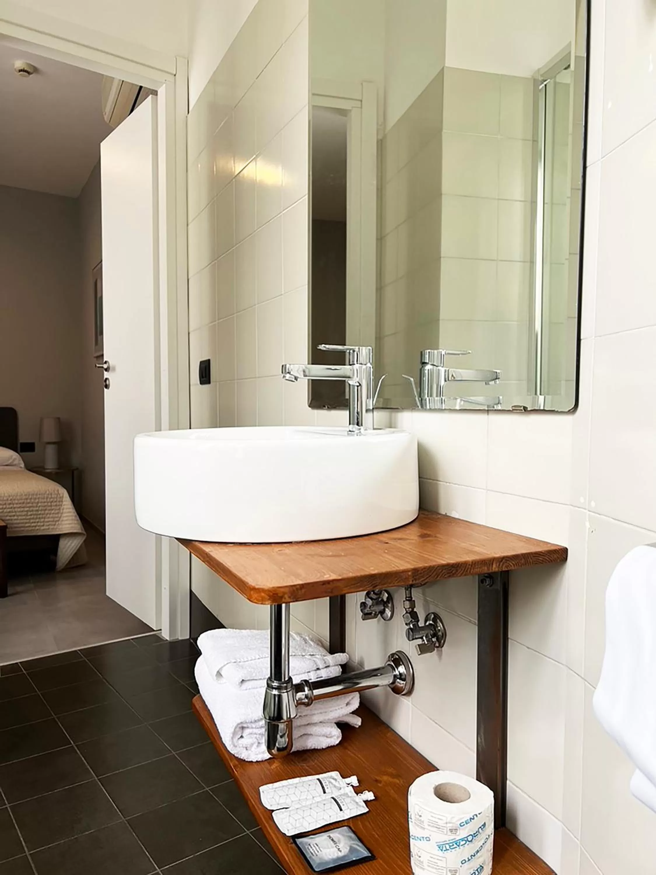 Bathroom in Hotel King