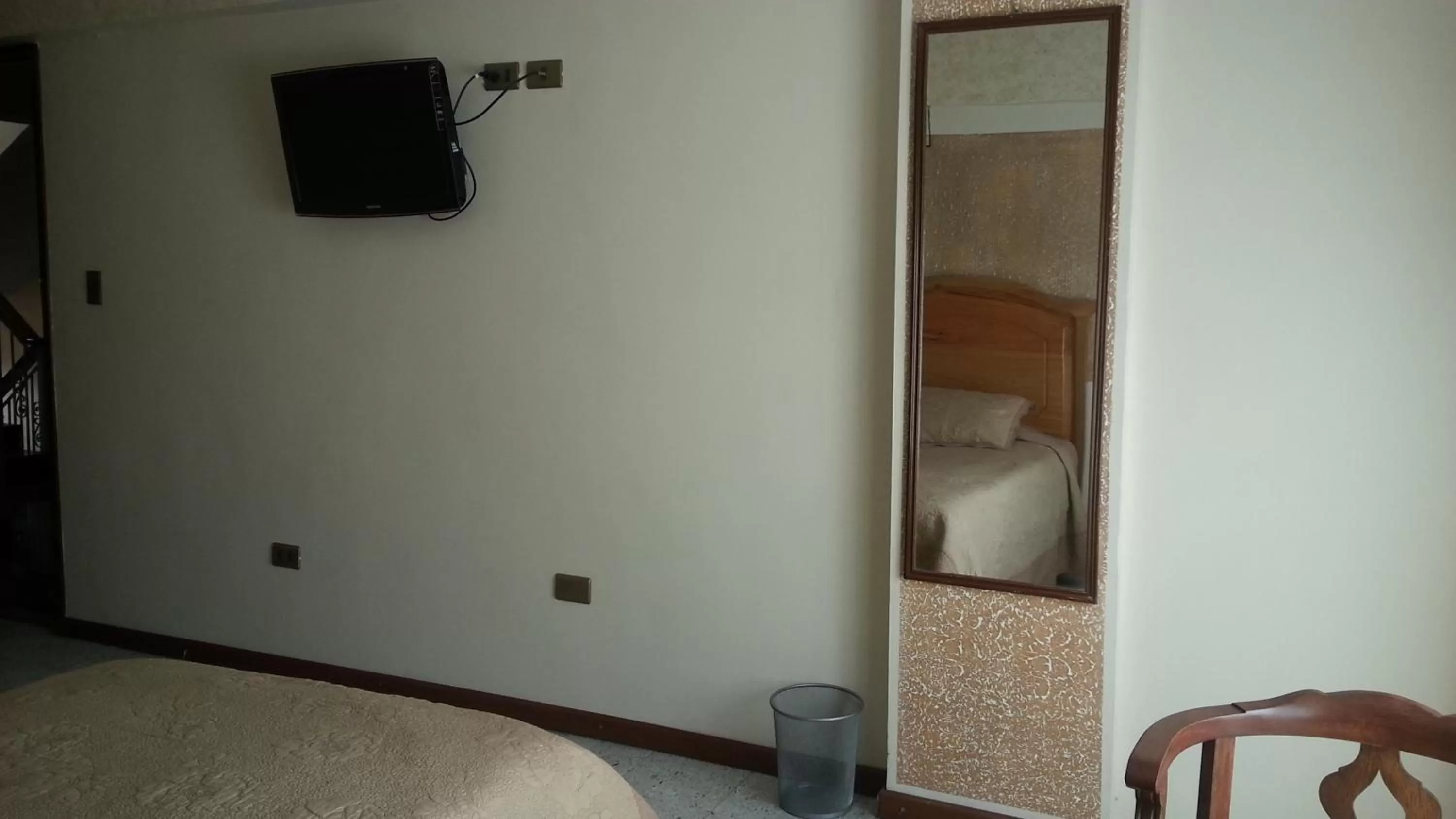 Photo of the whole room, TV/Entertainment Center in HOTEL MAISON FIORI (Plaza Colon)