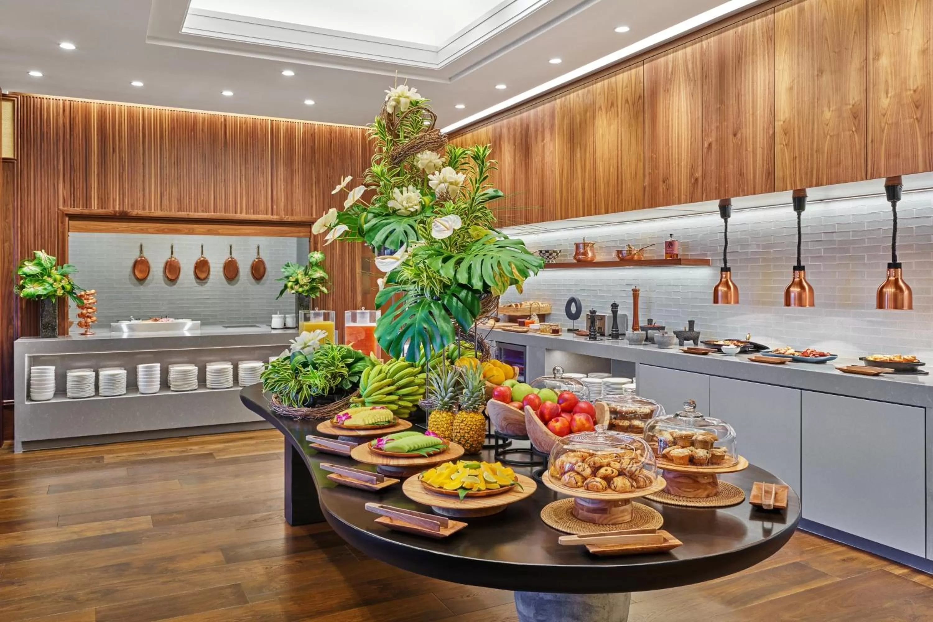 Lounge or bar in The Ritz-Carlton Maui, Kapalua