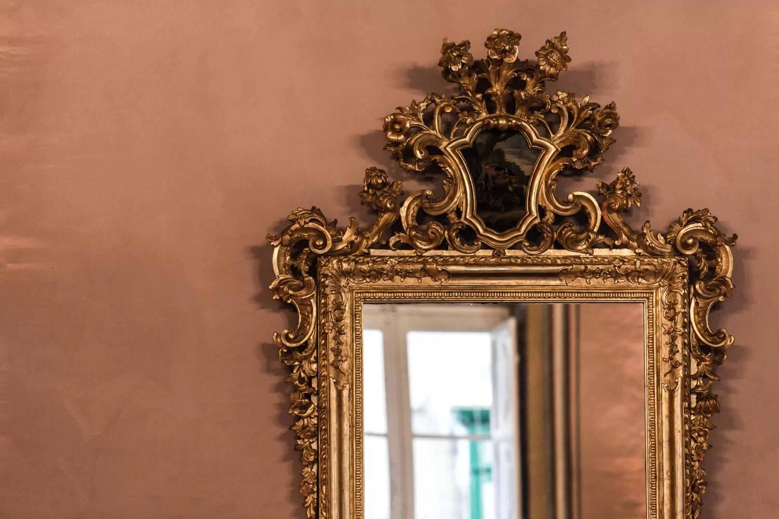 Decorative detail in Domus Zamittello