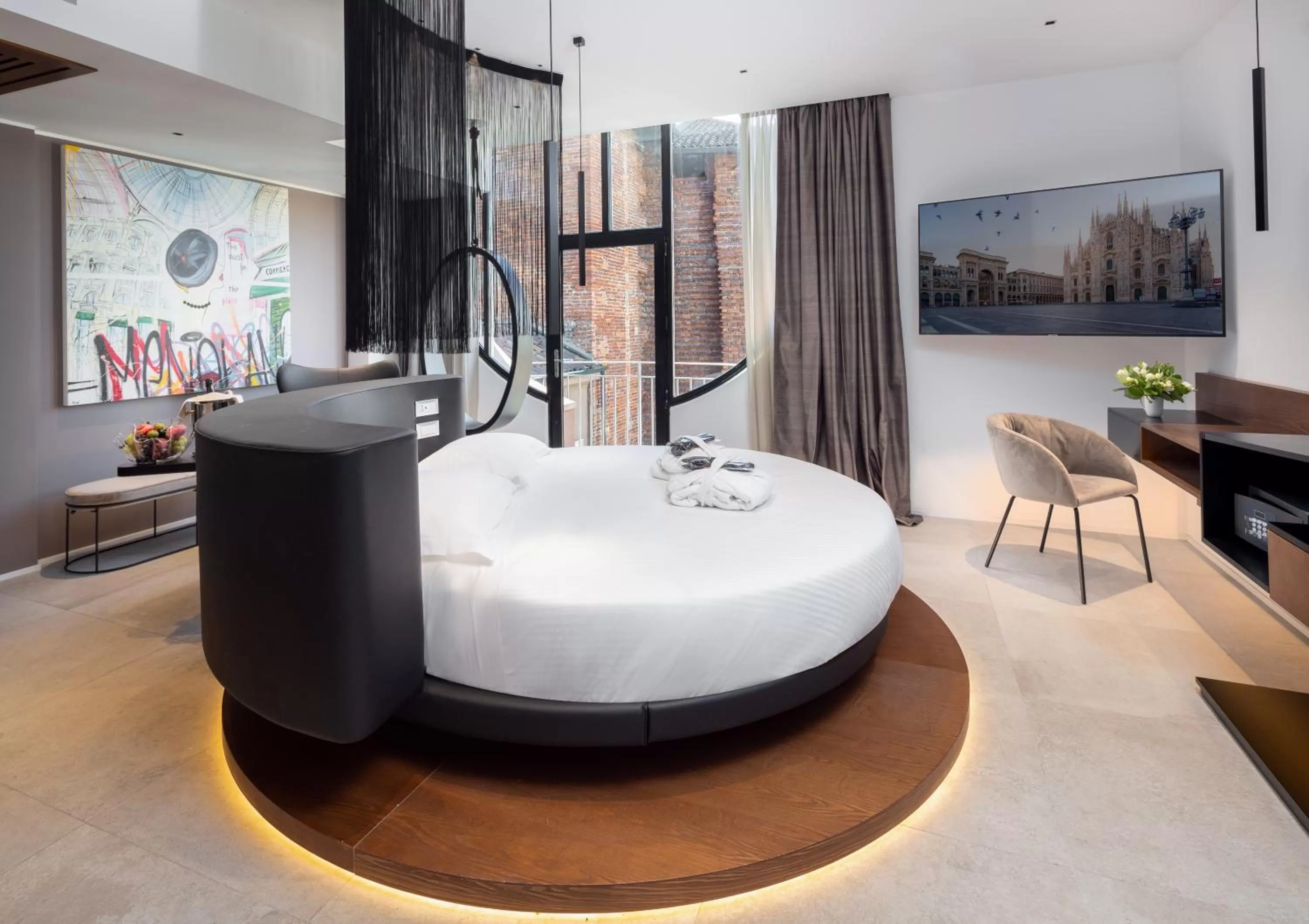 TV and multimedia, Bed in The Corner Duomo Hotel