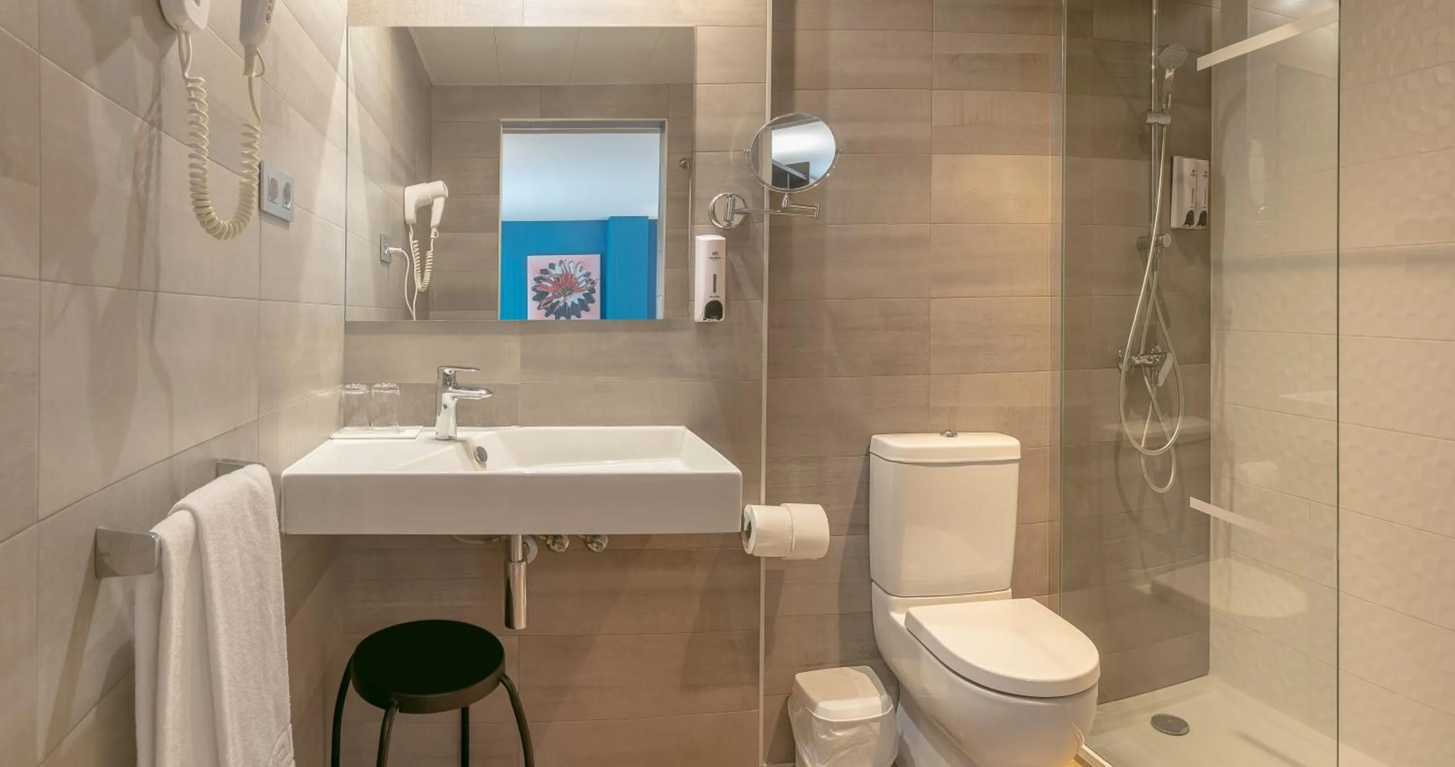 Shower in Hotel Olympus