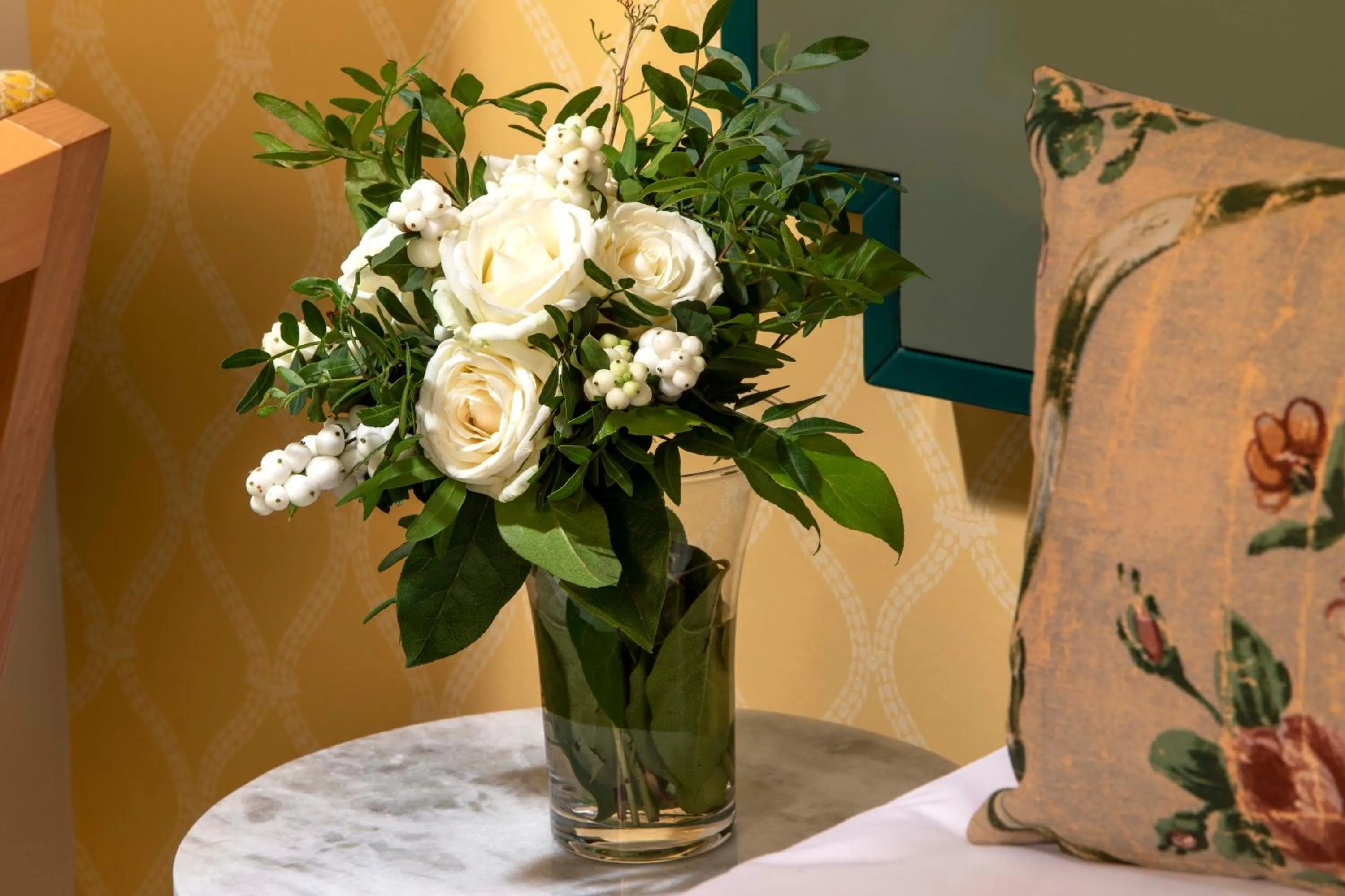 Photo of the whole room in Hotel des Deux-Iles - Notre-Dame