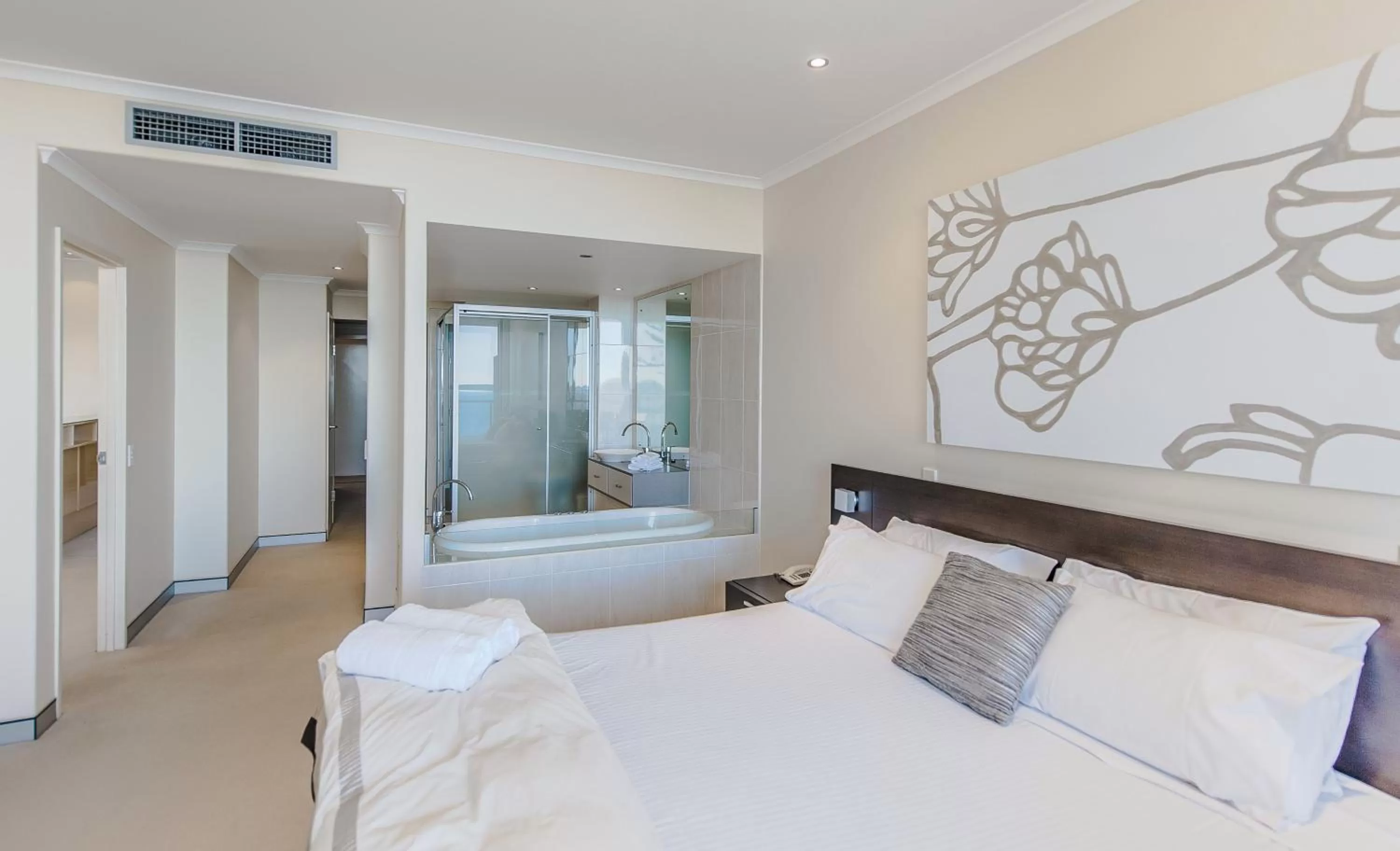 Bedroom, Bed in Sandcastle Apartments