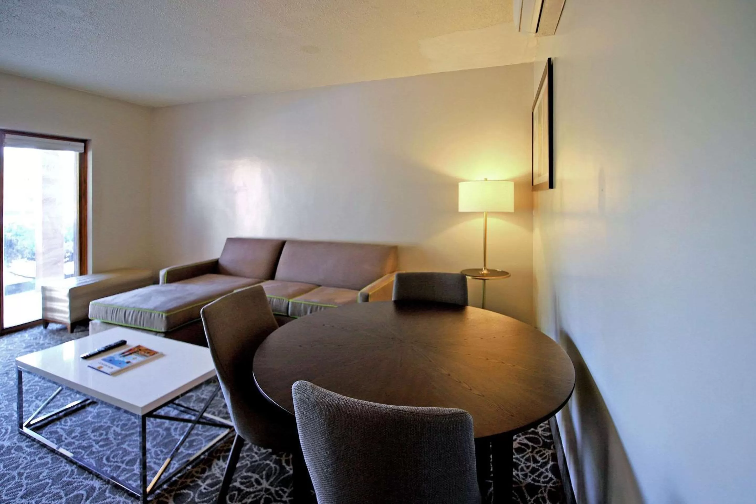 Photo of the whole room in El Sendero Inn, an Ascend Collection Hotel