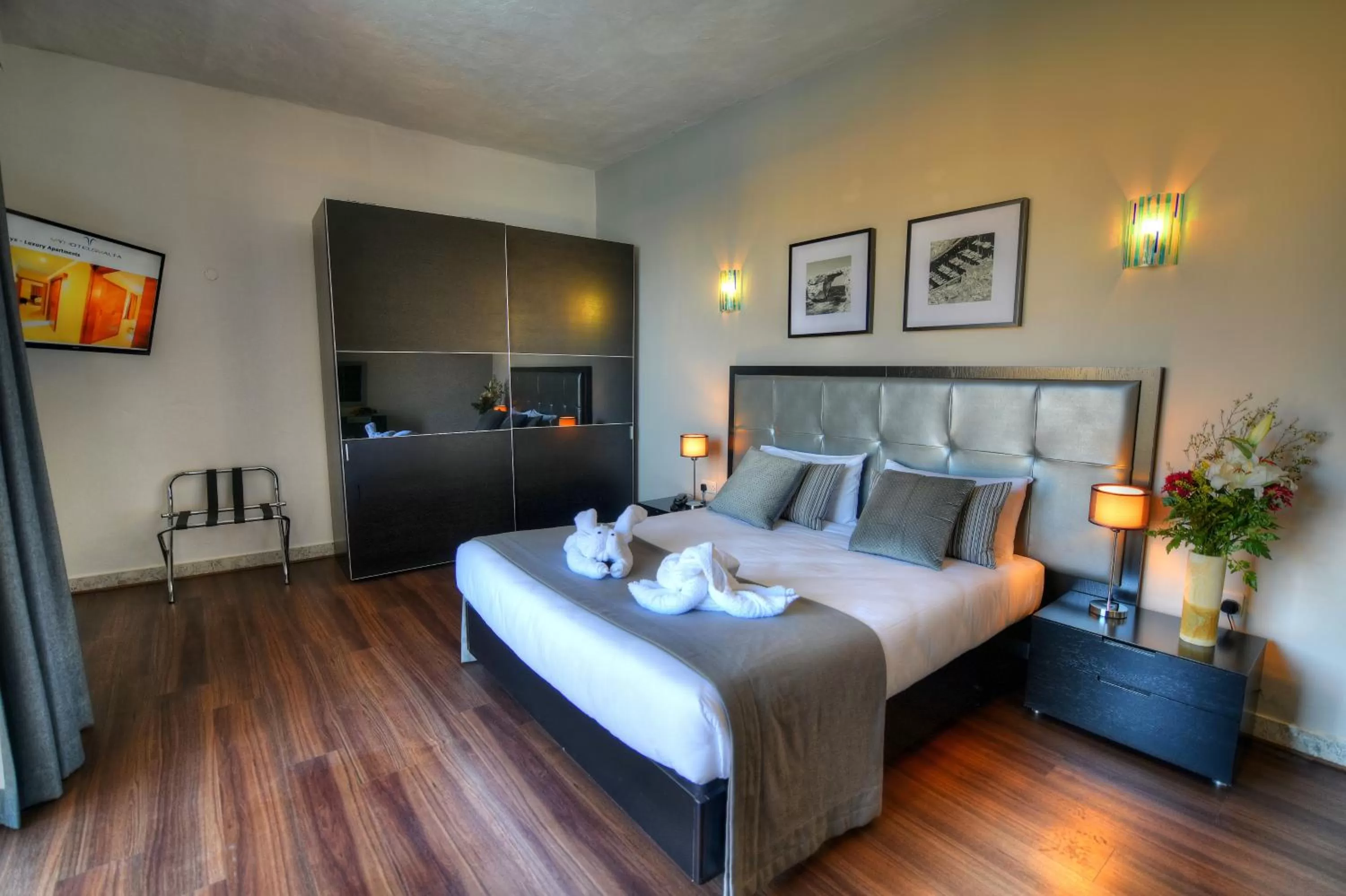 Photo of the whole room, Bed in St. Julian's Bay Hotel