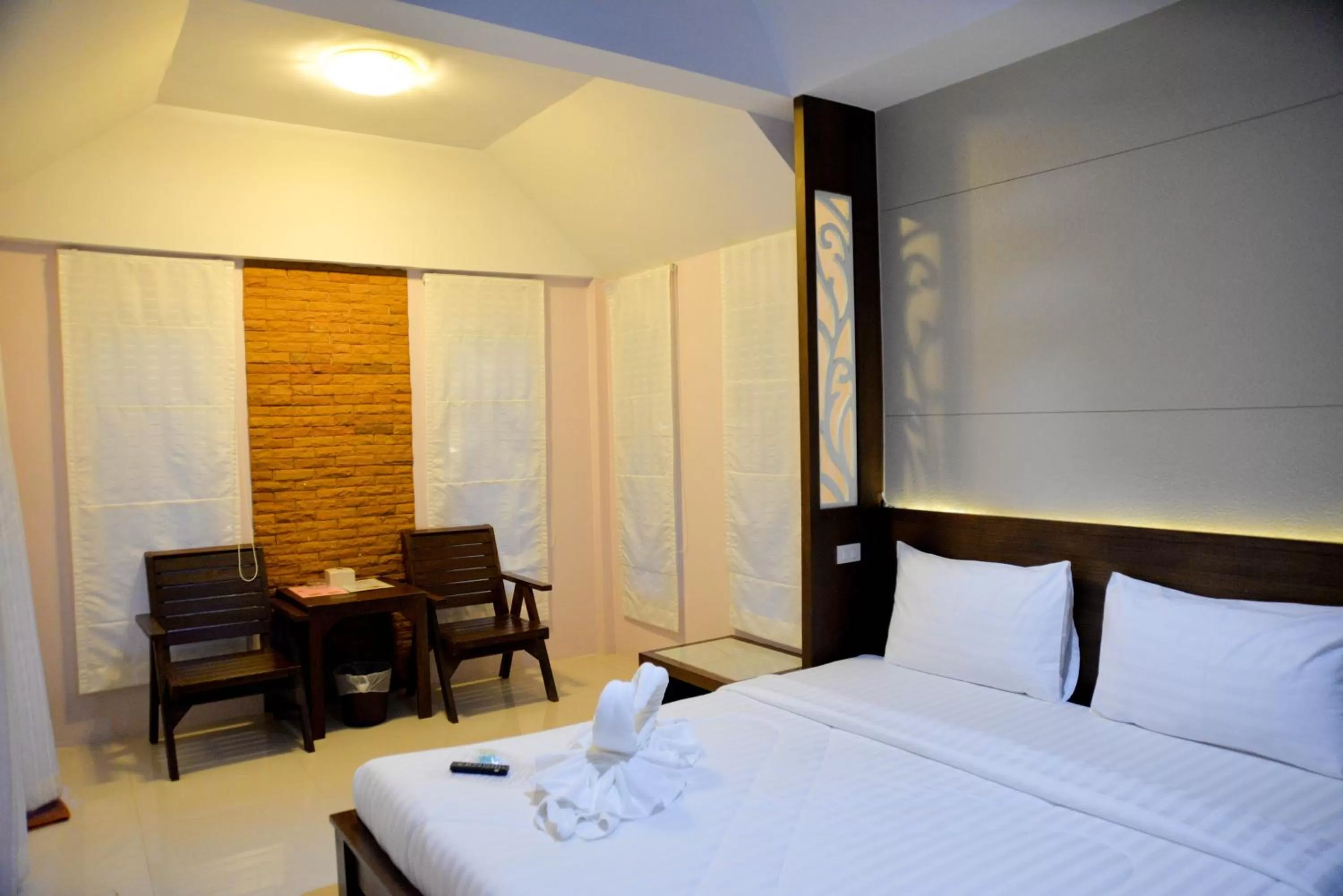 Bed in Chanpraya Resort