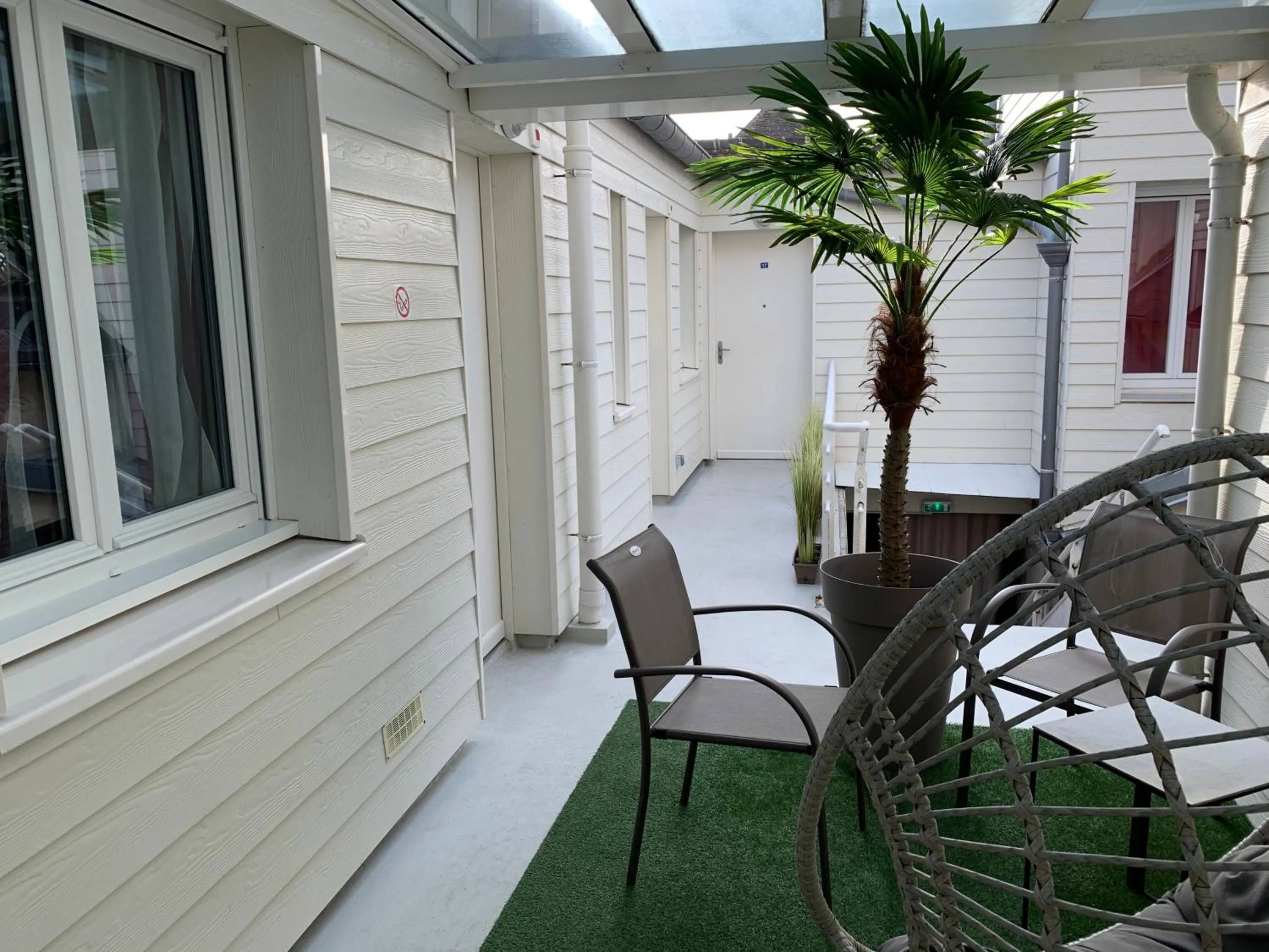 Patio in Hôtel de la Plage
